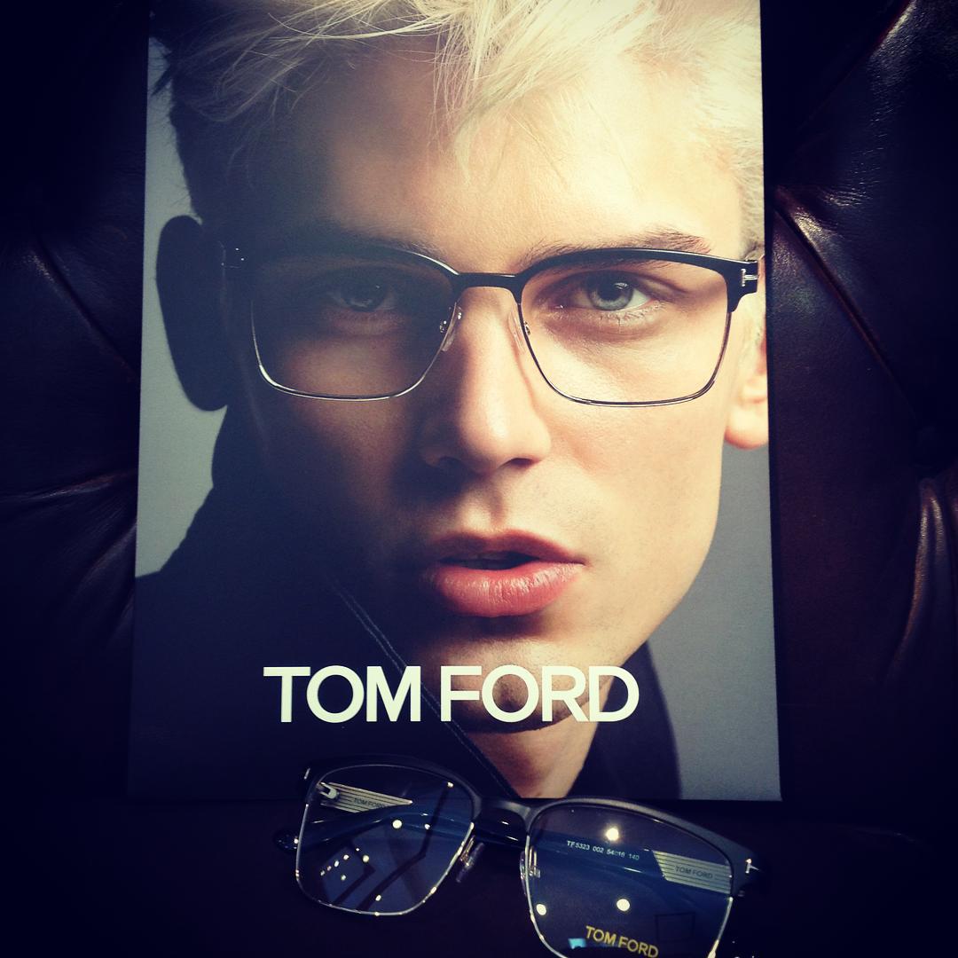 TOMFORDの新しいビジュアルのメガネはクールでカッコイイ