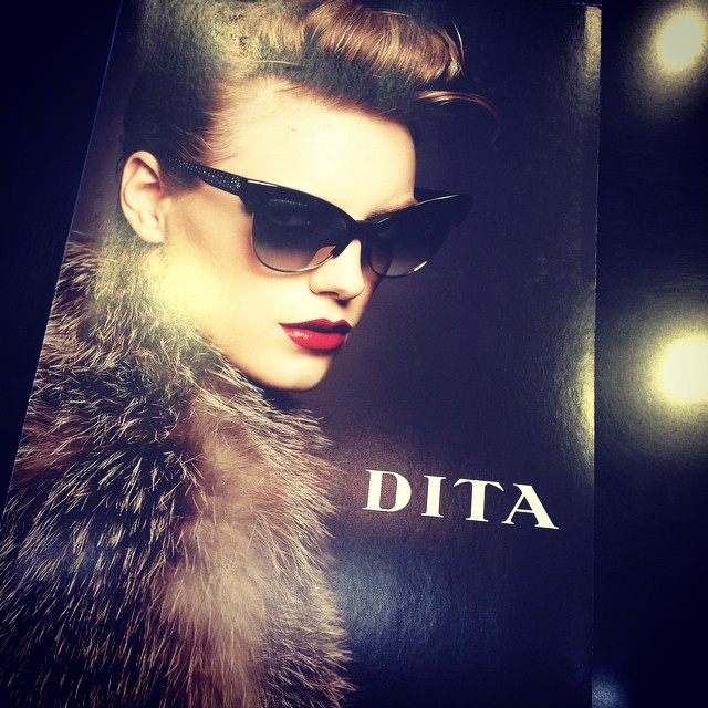 DITAのブランドブックはクオリティー高い仕上がりでカッコイイ！