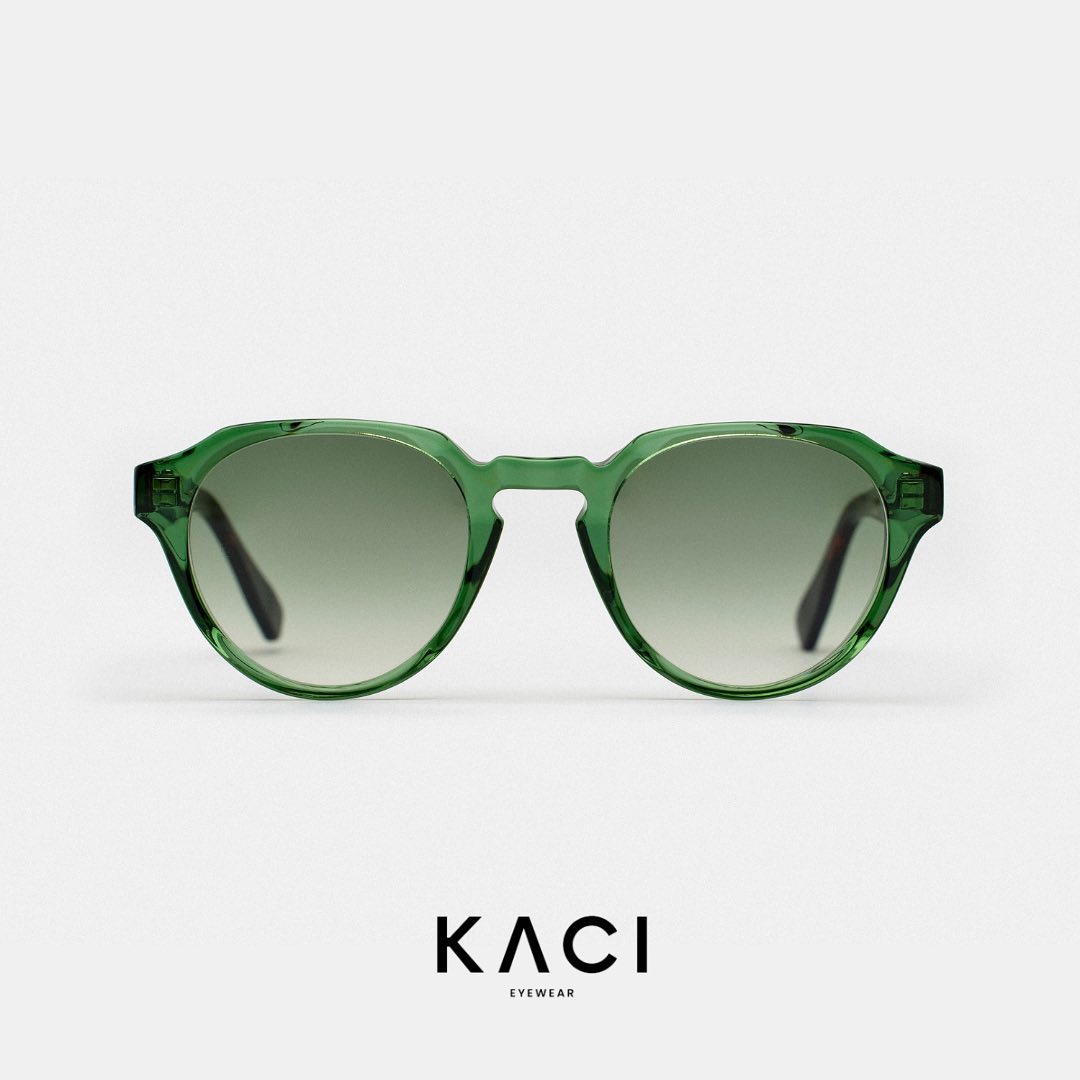 以前、Instagramにてご紹介させていただいてからご好評いただいております新規取り扱いブランド『KACI EYEWEAR』のヴィジュアルが届きましたので投稿させて頂きます！

KACI EYEWEARはフランスのブランドです。
全てハンドメイドにて生産され、どれも100本限定となりテンプル裏にはシリアルナンバーが刻印されています。
また、インナーメタルはブランドオリジナルのものを使用し、レンズはZeiss社のものを使用しているなどこだわりを感じます。
形はシンプルなデザインの中に風防を感じさせるような細かいカッティングが入っている等、是非皆様に手に取ってご覧頂きたい作りとなっております。

フレーム生地の組み合わせやカラーレンズのチョイスなどがとてもお洒落で、日本の皆様にも刺さるアイウェアではないでしょうか。

まだ、日本での取り扱いは当店のみとなっております！
是非手に取ってご覧頂きたいです！

商品に関するお問い合わせはDM、お電話、メールでも受付しておりますのでお気軽に問い合わせください。

︎shop data︎
最寄り駅 自由が丘
正面口出口から歩いて約５分です。
住所 152-0035
東京都目黒区自由が丘1-16-13ヒルズ自由が丘1F
︎03-5731-6612
info＠beauxyeux.jp

We have received the visuals of our new brand ``KACI EYEWEAR'', which has been well received since we introduced it on Instagram, so we would like to post it!

KACI EYEWEAR is a French brand.
All are handmade and limited to 100 pieces, each with a serial number engraved on the back of the temple.
In addition, the inner metal is original to the brand, and the lenses are from Zeiss.
It has a simple design with fine cuts that give it the feel of a windshield, making it a product that everyone should pick up and take a look at.

The combination of frame fabrics and choice of colored lenses are very stylish, and I think this eyewear will appeal to everyone in Japan.

Our store is still the only one that sells it in Japan!
I would love for you to pick it up and take a look!

For inquiries regarding products, please feel free to contact us by DM, phone, or email.

︎ shop information︎
SHOP beauxyeux Jiyugaoka
ZIPCODE 152-0035
1F Hills Jiyugaoka 1-16-13
Jiyugaoka Meguro-ku Tokyo JAPAN
︎+81-35731-6612
info@beauxyeux.jp

@kaci_eyewear 
@beauxyeux_azabu 
@beauxyeux_jiyugaoka