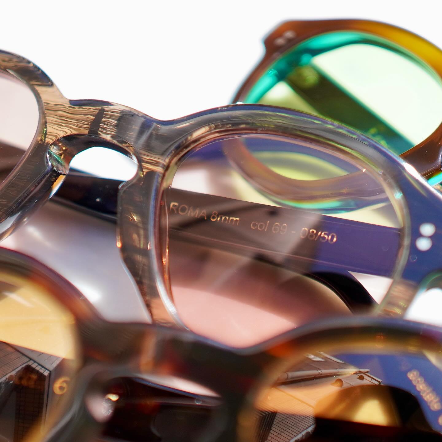 brand: Lesca LUNETIER
model:ROMA
col:66,69,92

Lesca LUNETIERより人気シリーズ『Upcycling Acetate(アップサイクリングアセテート)』より新作が入荷しました。

ヴィンテージのデッドストックの板生地を削り出し、貼り合わせによって美しい配色のフレームが生み出される数量限定生産品です。

ROMAは、小ぶりなサイズ感とフレンチヴィンテージを感じさせるレンズシェイプが特徴的です。

是非店頭にてお試しください。

商品に関するお問い合わせはDM、お電話、メールでも受付しておりますのでお気軽に問い合わせください。

︎shop data︎
最寄り駅 自由が丘
正面口出口から歩いて約５分です。
住所 152-0035
東京都目黒区自由が丘1-16-13ヒルズ自由が丘1F
︎03-5731-6612
info＠beauxyeux.jp

New items have arrived from Lesca LUNETIER's popular series "Upcycling Acetate."

These are limited edition products made by carving out vintage deadstock boards and gluing them together to create frames with beautiful color schemes.

ROMA is characterized by its small size and lens shape that evokes French vintage.

Come try them out in store.

We also accept product inquiries via DM, phone, and email, so please feel free to contact us.

︎ shop information︎
SHOP beauxyeux Jiyugaoka
ZIPCODE 152-0035
1F Hills Jiyugaoka 1-16-13
Jiyugaoka Meguro-ku Tokyo JAPAN
︎+81-35731-6612
info@beauxyeux.jp

#自由が丘 
#ボズュー自由が丘



@beauxyeux_azabu
@beauxyeux_jiyugaoka 
@lescalunetier