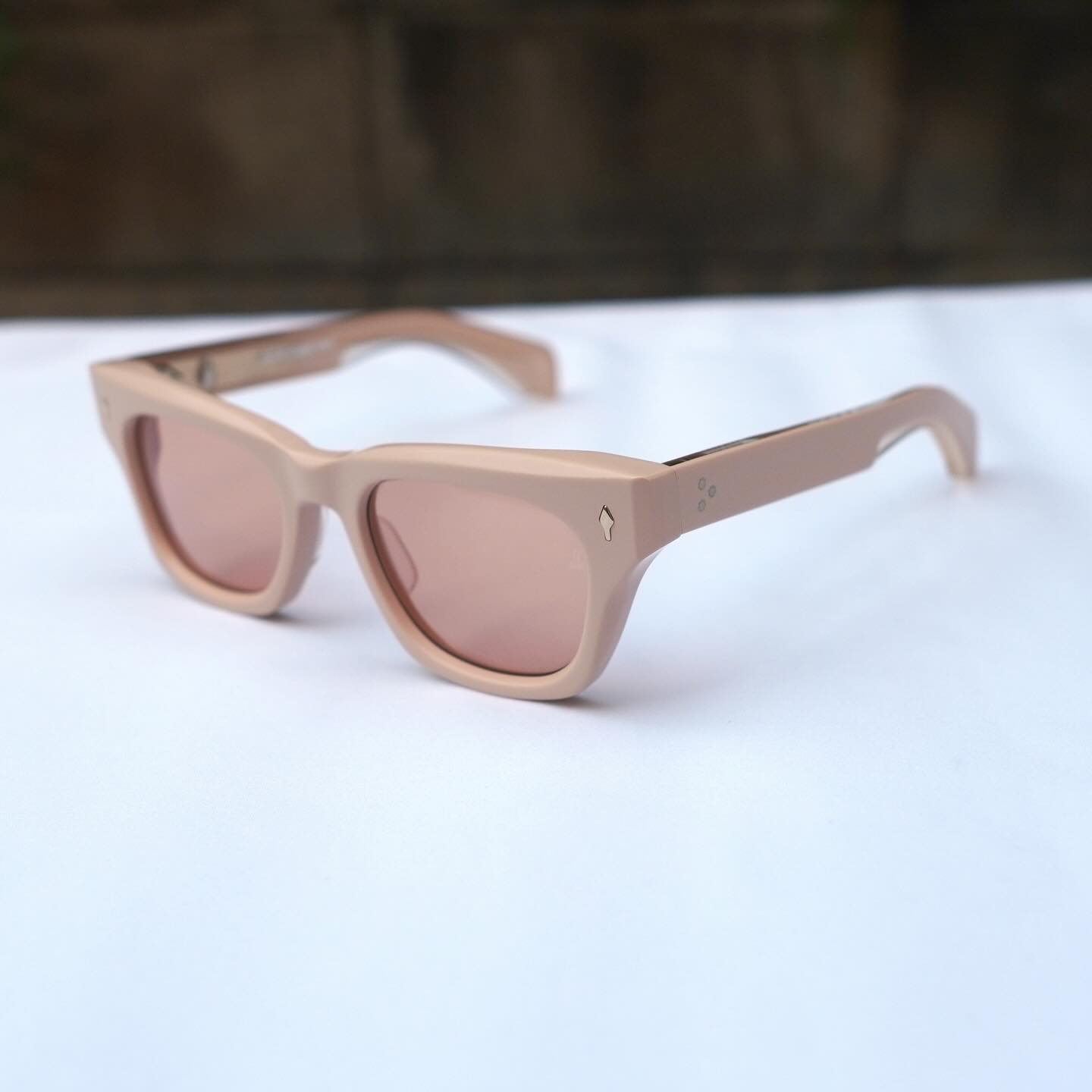 JACQUES MARIE MAGEより日本に２店舗のみ入荷のスペシャルコレクション『SUEDEコレクション』が本日より発売です！

brand: JACQUES MARIE MAGE
model:DEALAN
col:DUST SUEDE
　
パステルカラーのような柔らかい色味が特徴。
コレクション名にもあるように『SUEDE(スエード)』の質感を彷彿とさせる表面のマット加工。
ブランドの特徴であるテンプル部分の芯金は見えない仕様によって限りなくシンプルに。

展開モデルは、DEALAN,ZEPHIRIN,BESSET,KAY,LEONARDの５型です。

色味はポップな印象がありますが、JACQUESMARIE MAGEらしい上品さと高級感はそのままに表現されています。

肌馴染みも良くかなり良いです。

生産本数はなんと各色【50本】とかなり少ない生産本数となっています。
アジア圏では日本のみの入荷だそうです、、、

是非この機会にご来店お待ちしております。

商品に関するお問い合わせはDM、お電話、メールでも受付しておりますのでお気軽に問い合わせください。

︎shop data︎
最寄り駅 自由が丘
正面口出口から歩いて約５分です。
住所 152-0035
東京都目黒区自由が丘1-16-13ヒルズ自由が丘1F
︎03-5731-6612
info＠beauxyeux.jp

The special collection "SUEDE Collection" from JACQUES MARIE MAGE, available only at two stores in Japan, is now on sale!

brand: JACQUES MARIE MAGE
model: DEALAN
colour: DUST SUEDE

The collection features soft pastel colours.
As the collection name suggests, the matte surface is reminiscent of the texture of "SUEDE".
The brand's signature core metal in the temples is invisible, making it as simple as possible.

The five models available are DEALAN, ZEPHIRIN, BESSET, KAY and LEONARD.

The colours are pop, but they still retain the elegance and luxury that is characteristic of JACQUES MARIE MAGE.

They also blend well with the skin and are very comfortable.

The number of units produced is very small, with only 50 of each colour.

In Asia, Japan is the only place they will be available...

We hope you will take this opportunity to visit our store.

If you have any questions about our products, please feel free to contact us via DM, phone, or email.

︎ shop information︎
SHOP beauxyeux Jiyugaoka
ZIPCODE 152-0035
1F Hills Jiyugaoka 1-16-13
Jiyugaoka Meguro-ku Tokyo JAPAN
︎+81-35731-6612
info@beauxyeux.jp



#自由が丘 
#ボズュー自由が丘



@beauxyeux_azabu
@beauxyeux_jiyugaoka 
@jacquesmariemage