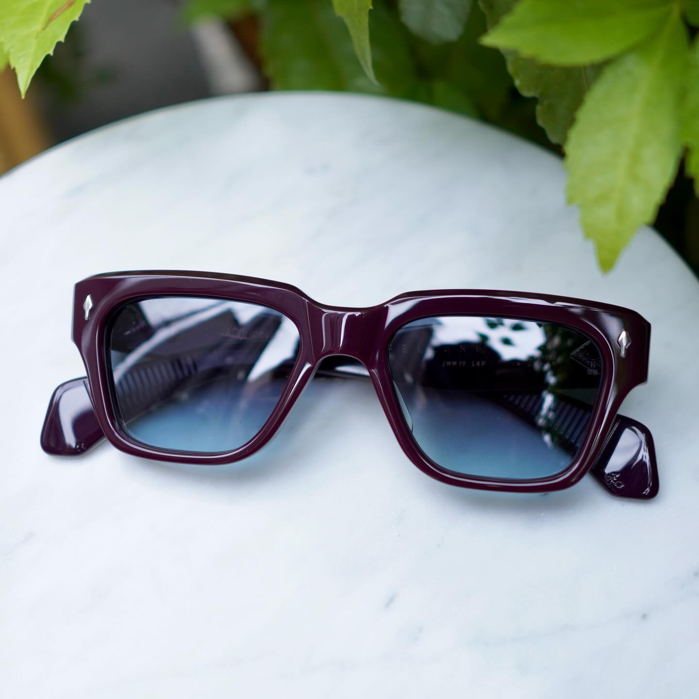 brand: JACQUES MARIE MAGE
model:FELLINI
col:WINE
　
JACQUES MARIE MAGEよりFELLINIの新色が入荷しました！

濃いボルドー系のカラーで上品さがあります。
肌馴染みも良いのでサングラスとしても眼鏡としてもオススメです。　

商品に関するお問い合わせはDM、お電話、メールでも受付しておりますのでお気軽に問い合わせください。

︎shop data︎
最寄り駅 自由が丘
正面口出口から歩いて約５分です。
住所 152-0035
東京都目黒区自由が丘1-16-13ヒルズ自由が丘1F
︎03-5731-6612
info＠beauxyeux.jp

New colors of FELLINI from JACQUES MARIE MAGE have arrived! 

The deep burgundy color is elegant. 

They blend well with the skin, so they are recommended as both sunglasses and glasses. 

If you have any questions about our products, please feel free to contact us via DM, phone, or email.

︎ shop information︎
SHOP beauxyeux Jiyugaoka
ZIPCODE 152-0035
1F Hills Jiyugaoka 1-16-13
Jiyugaoka Meguro-ku Tokyo JAPAN
︎+81-35731-6612
info@beauxyeux.jp



#自由が丘 
#ボズュー自由が丘



@beauxyeux_azabu
@beauxyeux_jiyugaoka 
@jacquesmariemage