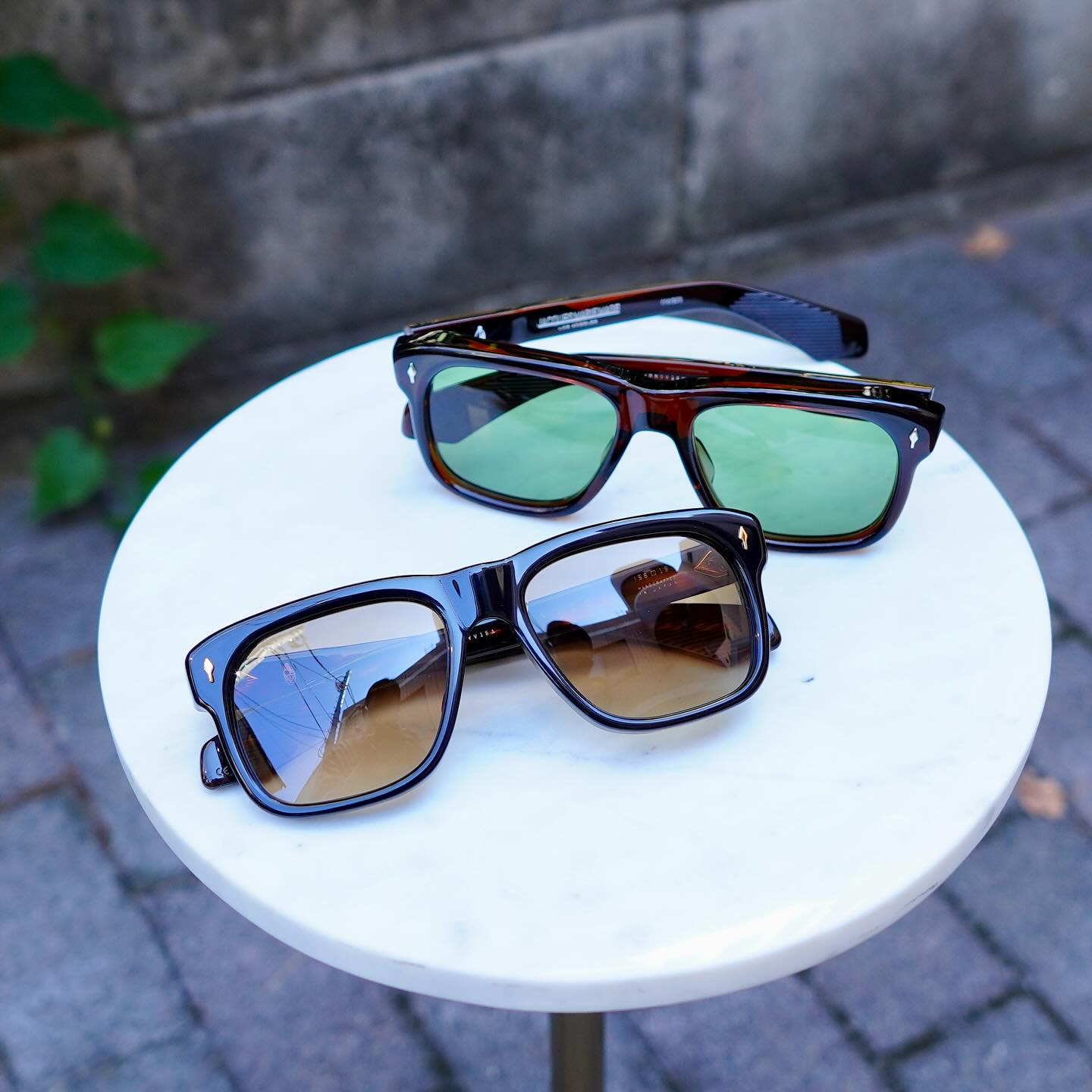 brand:JACQUES MARIE MAGE
model:YVES
col:Zoltar,Noir15

JACQUES MARIE MAGEよりYVESの新色が入荷しました！

YVESは、「モードの帝王」と呼ばれたアルジェリア出身のファッションデザイナー、イヴ・サン＝ローラン氏(Yves Saint-Laurent)が1970年代に着用していたアイウェアをインスパイアした大きくボリュームのあるシルエットが特徴のモデルです。

形、サイズ、ボリューム、どれを取ってもかっこいいです。
是非お試しくださいませ。

商品に関するお問い合わせはDM、お電話、メールでも受付しておりますのでお気軽に問い合わせください。

?shop data?
最寄り駅 自由か?丘
正面口出口から歩いて約５分て?す。
住所 152-0035
東京都目黒区自由か?丘1-16-13ヒルス?自由か?丘1F
?03-5731-6612
info＠beauxyeux.jp

New colors of YVES from JACQUES MARIE MAGE have arrived! 

YVES is a model characterized by a large, voluminous silhouette inspired by the eyewear worn by Algerian-born fashion designer Yves Saint-Laurent, known as the "Emperor of Fashion," in the 1970s. 

The shape, size, and volume are all stylish. 
Please give them a try. 

Please feel free to contact us with any product inquiries via direct mail, phone, or email.

? shop information?
SHOP beauxyeux Jiyugaoka
ZIPCODE 152-0035
1F Hills Jiyugaoka 1-16-13
Jiyugaoka Meguro-ku Tokyo JAPAN
?+81-35731-6612
info@beauxyeux.jp



#自由か?丘 
#ホ?ス?ュー自由か?丘



@beauxyeux_azabu
@jacquesmariemage