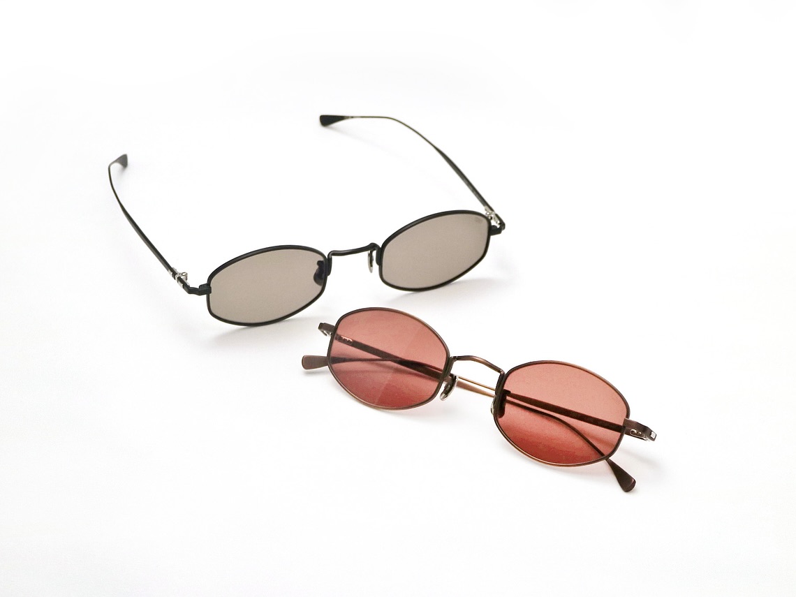 -【2025年AW最新モデル入荷】
brand: EYEVAN7285
mod: 1017
col: 805 , 922
.
人気シ?ャハ?ンフ?ラント?”EYEVAN 7285”から2025年AWモデルのサングラス”1017”が入荷しております。

ブランド初となる"バレル(樽)型"シェイプのメタルサングラス。

直線と曲線がバランスよく合わさり、美しくモダンな雰囲気。
フレームのマットな質感も相まって、非常に上品な仕上がりです。

サイズは48-23とどなたでも合わせやすいサイズ感。
エイジレス、ジェンダーレスに掛けていただきやすいデザインです。

ぜひ店頭でお試しくた?さい。

またお探しの商品や、通信販売なと?につきましても、お気軽にお問い合わせくた?さい。
.
.
.
#アイウ?ァン7285
#ホ?ス?ュー麻布 
@beauxyeux_jiyugaoka