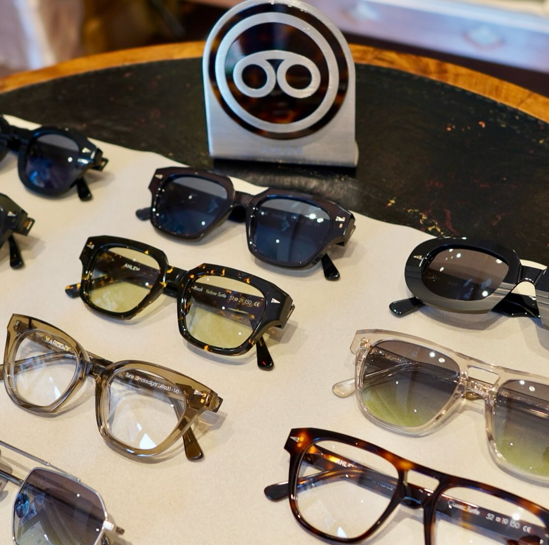 brand:AHLEM

当店取り扱いの人気ブランド『AHLEM』
現在、豊富にご用意しております。

メタルフレーム、セルフレームの人気の形が揃っております！
サングラスレンズが入ったものもレンズを入れ替えて眼鏡として使用できます。

大変魅力のあるAHLEMの世界観を是非ボズュー麻布店でご覧頂けますと嬉しいです。

商品に関するお問い合わせはDM、お電話、メールでも受付しておりますのでお気軽に問い合わせください。

?shop data?
::: ボズュー麻布 :::
最寄り駅 麻布十番駅
5b出口から徒歩約1分
住所 106-0045
東京都港区麻布十番1-10-12須田ビル1F
?03-6230-9983
azabu@beauxyeux.jp

We currently carry a wide selection of AHLEM, a popular brand.

We have a wide selection of popular metal and plastic frame styles!

Even glasses with pre-installed sunglasses lenses can be used as eyeglasses by simply replacing the lenses.

We hope you'll come and experience the fascinating world of AHLEM at our Bozu Azabu store.

For product inquiries, please feel free to contact us via direct mail, phone, or email.

?Shop Information?
::: Beauxyeux Azabu :::
Nearest Station: Azabu-Juban Station
Approximately 1-minute walk from Exit 5b
Address: 1F Suda Building, 1-10-12 Azabu-Juban, Minato-ku, Tokyo 106-0045
?03-6230-9983
azabu@beauxyeux.jp


#ホ?ス?ュー麻布



@beauxyeux_jiyugaoka 
@ahlem
@globespecs_1998