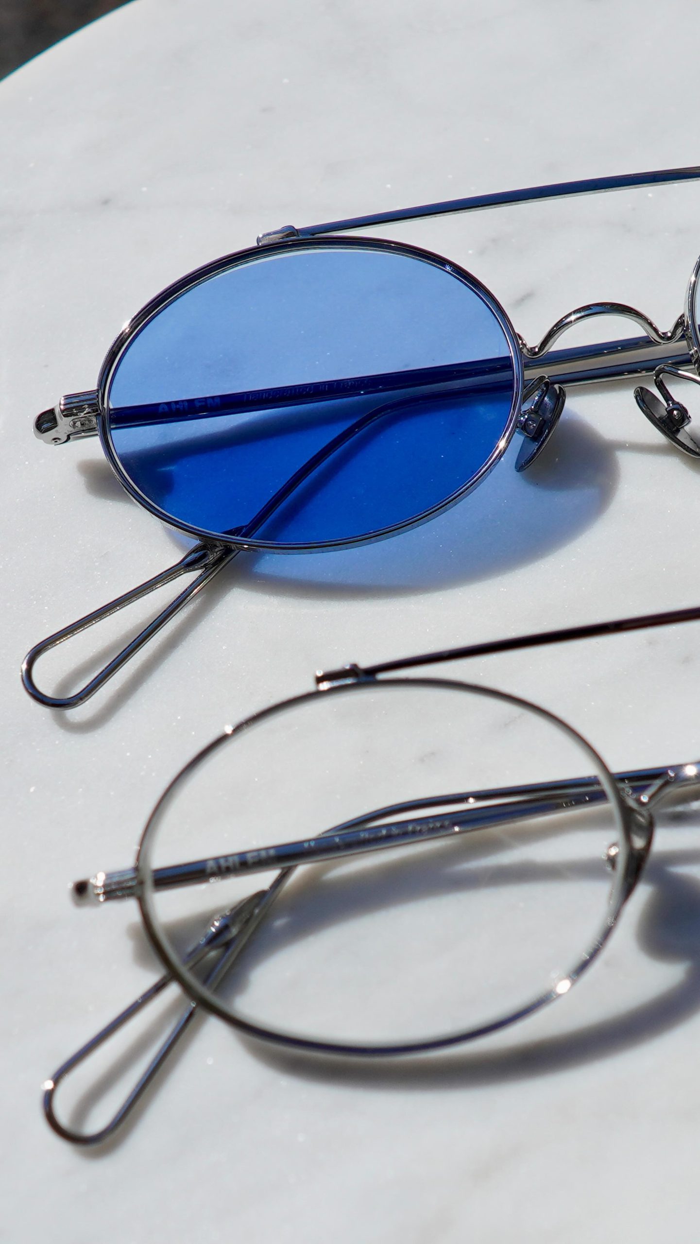 brand: AHLEM-Turbigo col.Ruthenium-
lens:ZEISS 調光レンズ

本日はスタッフの私物のAHLEMにZEISSのブルー調光レンズを入れたものがとてもかっこよかったのでご紹介させて頂きます。

1番綺麗に発色するといわれているZEISSのブルー調光。
色の入りもとても早く、着色後も発色がとても綺麗です。

まだまだ日差しが強いので、アイケアと眩しさ軽減のためには調光レンズがオススメです。

レンズのサンプルもご用意しておりますので、ご希望の方はお気軽にスタッフへお声掛け下さい！

?商品に関するお問い合わせはDM、お電話、メールでも受付しておりますのでお気軽に問い合わせください。

?shop data?
最寄り駅 自由か?丘
正面口出口から歩いて約５分て?す。
住所 152-0035
東京都目黒区自由か?丘1-16-13ヒルス?自由か?丘1F
?03-5731-6612
info＠beauxyeux.jp

Today we'd like to introduce you to a staff member's personal pair of AHLEM glasses with ZEISS blue photochromic lenses, which look really cool.

ZEISS blue photochromic lenses are said to have the most beautiful color development.

The color takes on very quickly, and the color remains beautiful even after tinting.

As the sun is still strong, we recommend photochromic lenses for eye care and glare reduction.

We also have lens samples available, so if you'd like some, please feel free to ask a member of staff!

?We also accept product inquiries via DM, phone, and email, so please feel free to contact us.

? shop information?
SHOP beauxyeux Jiyugaoka
ZIPCODE 152-0035
1F Hills Jiyugaoka 1-16-13
Jiyugaoka Meguro-ku Tokyo JAPAN
?+81-35731-6612
info@beauxyeux.jp










#眼鏡店　
@beauxyeux_azabu
@zeissvision_japan