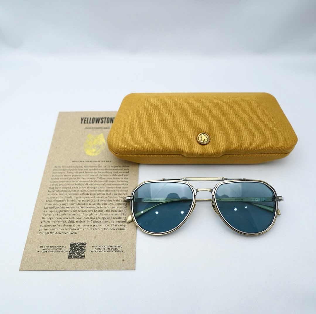 JACQUES MARIE MAGEx YELLOWSTONEFOREVER ?
本日より販売開始です！

フレーム: 755M(COMMANDER)
カラー: BLUE STAR SPRING
世界限定本数: 300本

755Mは、ラマー渓谷、ワピティ湖、そしてベアトゥース・パックを支配した恐るべき灰色オオカミから名付けられたモデルです。
70年代にインスパイアされたティアドロップサングラス。
6mmの厚みのあるチタンが特徴的です。

●当店1本のみの入荷となります。
お探しのお客様はお早めに。ご来店お待ちしております。
※当店はご予約等なくご来店頂けます。

●ジャック・マリー・マージュの国立公園と野生動物の保護活動

ジャック・マリー・マージュは、イエローストーン国立公園の正式パートナーである“Yellowstone Forever”、そして“Living With Wolves”という2つの非営利組織とパートナーシップを結んでおり、総売り上げの1パーセントを、アメリカ国立公園と野生動物の保護のため資金として提供している。?ロッキー山脈エリアのオオカミの生息数はかつての15％程度に留まり、国立公園は国内外からの許容範囲を超える数の観光客の訪問により、環境破壊の脅威に晒されている。?声を上げ、資金を提供することが、西部開拓地とその守護者であるオオカミを守るための一助となることを強く願い、この活動を続けている。

?shop data?
::: ボズュー麻布 :::
最寄り駅 麻布十番駅
5b出口から徒歩約1分
住所 106-0045
東京都港区麻布十番1-10-12須田ビル1F
?03-6230-9983
azabu@beauxyeux.jp

The 755M is named after the fearsome gray wolf that ruled Lamar Valley, Wapiti Lake, and the Beartooth Pack.
These teardrop sunglasses are inspired by the '70s.
They feature 6mm thick titanium.

●We only have one pair in stock.
If you're looking for one, hurry up. We look forward to seeing you in store.
*No reservations are required to visit our store.

?Shop Information?
::: Beauxyeux Azabu :::
Nearest Station: Azabu-Juban Station
Approximately 1-minute walk from Exit 5b
Address: 1F Suda Building, 1-10-12 Azabu-Juban, Minato-ku, Tokyo 106-0045
?03-6230-9983
azabu@beauxyeux.jp



#ホ?ス?ュー麻布
@beauxyeux_jiyugaoka
@jacquesmariemage