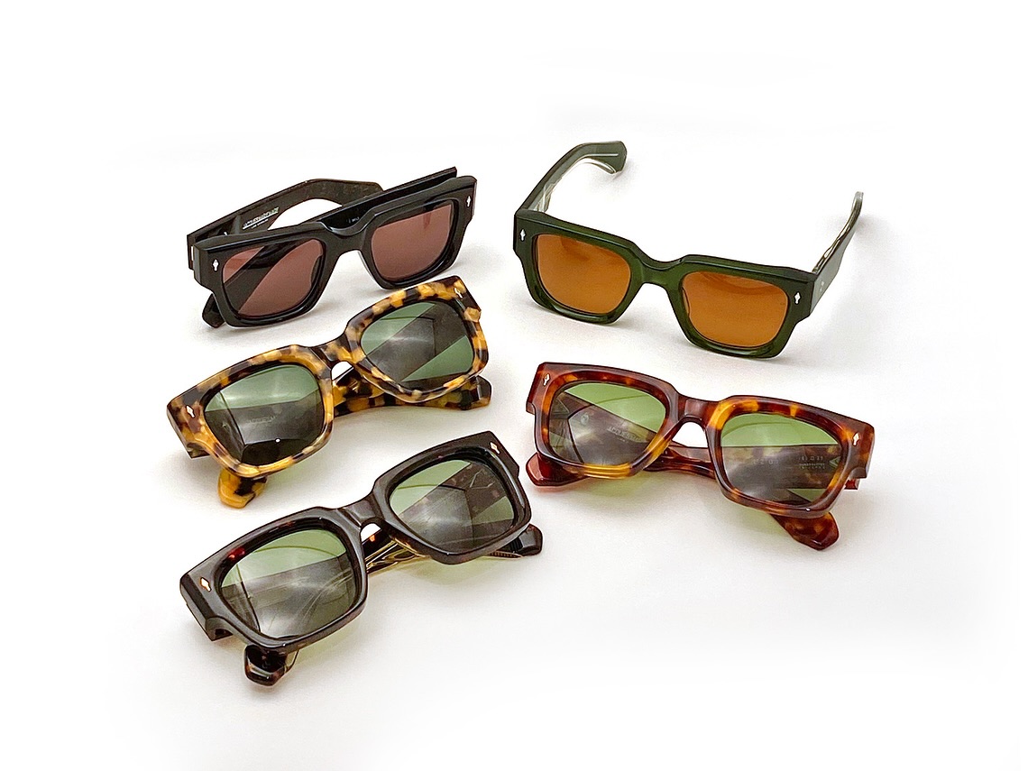 -
【JMM多数ご用意しております】
今や飛ぶ鳥を落とす勢いのLA発のアイウエブランド、JacquesMarieMage。

最新モデルや定番モデル、コラボモデルや最高級ラインLAST FRONTIERまで、ボズュー麻布では多数ご用意しております。

商品の在庫数は都内随一！
人気のプラスチックフレームの他にも、格好いいメタルフレームやかけ心地良好なコンビネーションモデルも、随時入荷しております。

度付きレンズ、カラーレンズなどのカスタマイズ、通信販売などもお気軽にご相談ください。

是非お手に取ってお試しいただきたいブランドです。
今後も注目モテ?ルなと?をこ?紹介して参りますのて?お楽しみに。
.
.
?shop data?
::: ボズュー麻布 :::
最寄り駅 麻布十番駅
5b出口から徒歩約1分
住所 106-0045
東京都港区麻布十番1-10-12須田ビル1F
?03-6230-9983
azabu@beauxyeux.jp
.

#シ?ャックマリーマーシ?ュ 
#ホ?ス?ュー麻布 
@beauxyeux_jiyugaoka