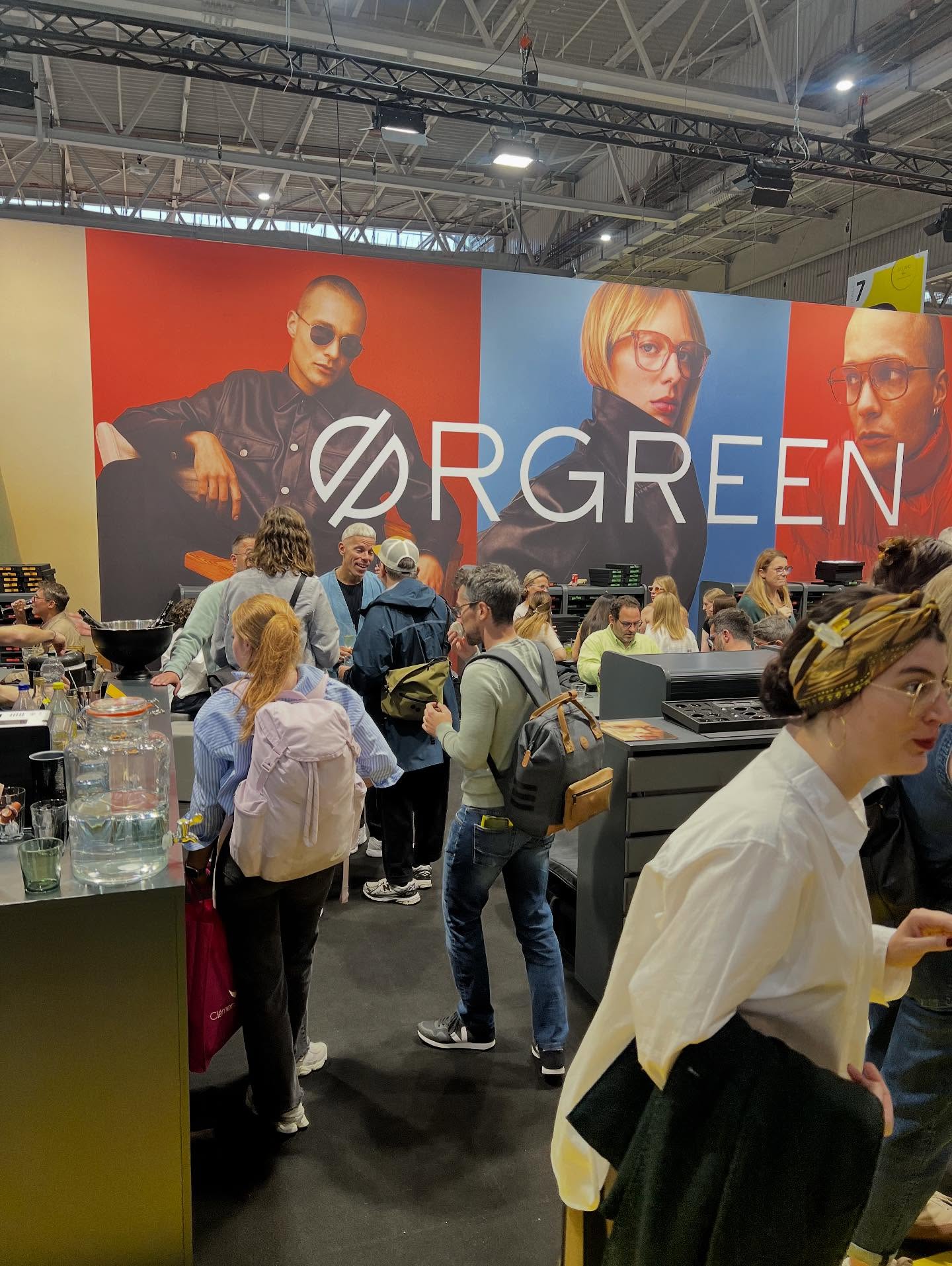 フランスパリにて開催されましたsilmo展の様子をお伝えいたします。

当店にて取り扱いのあるブランドもブースがあり寄らせていただきました、orgreenはヨーロッパでは毎回盛況のブースなのが印象的でした。

mykitaは麻布店にとお取り扱いがあり、日本のエージェントの方に色々とご説明をいただきました。

EYEVANのブースにも寄らせていただきお話しをさせていただき、7285が海外ではお取り扱い店が多いと聞きました！

yuici toyamaのブースも人が多く盛況でした。

ジャックデュランも新作を見せていただき良かったです。
フランシスクラインのブースも鮮やかでパリらしかったです。

?shop information?
店名　ボズュー自由ヶ丘
最寄り駅 自由が丘
正面口出口から歩いて約５分です。
住所 152-0035
東京都目黒区自由が丘1-16-13ヒルズ自由が丘1F
?03-5731-6612
info@beauxyeux.jp

? shop information?
SHOP beauxyeux Jiyugaoka
ZIPCODE 152-0035
1F Hills Jiyugaoka 1-16-13
Jiyugaoka Meguro-ku Tokyo JAPAN
?+81-35731-6612
info@beauxyeux.jp



@silmoparis 
@beauxyeux_jiyugaoka
@beauxyeux_azabu