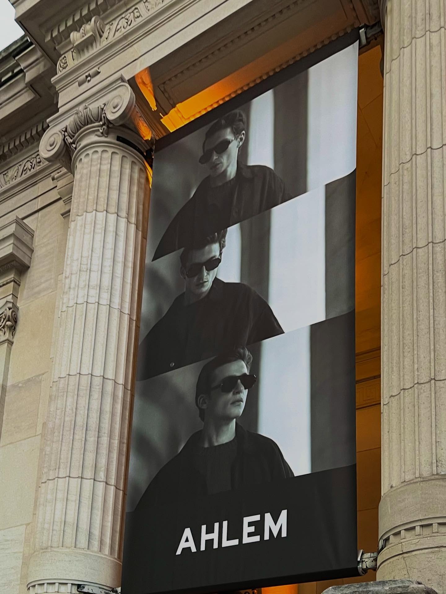 フランスパリにて開催されていましたsilmo展期間中にはパリ16区にあるガリエラ美術館にて開催されましたAHLEMアーレムのパーティーへグローブスペックスのエージェントの方にお誘いいただき参加させていただきました。

開催されたガリエラ美術館は豊富な装飾コレクションがあるモード系の美術館になっており、16区の高級なエリアに19世紀に建てられたルネサンス様式の建物は空間からフランスらしさを感じられました。
会場には世界各国の業界の方やアーレムさんの関係者の方々や日本からもアーレムの取り扱い店さんも参加されておりとても賑わっておりました。

またパーティー前には同ガリエラ美術館にて開催されていました「Rick Owens, Temple Of Love」も見てきました。展覧会では、初期のロサンゼルス時代から最新コレクションまで100点以上の作品が展示されており、オウエンスの個人資料など展示されており見ることができて良かったです。

パーティー終了後にはグローブスペックスの方々、日本のアーレム取り扱い店様との食事へ同行させていただき楽しく、勉強になる有意義な時間を過ごさせていただきました！
皆様ありがとうございます！

?shop information?
店名　ボズュー自由ヶ丘
最寄り駅 自由か?丘
正面口出口から歩いて約５分て?す。
住所 152-0035
東京都目黒区自由か?丘1-16-13ヒルス?自由か?丘1F
?03-5731-6612
info@beauxyeux.jp

? shop information?
SHOP beauxyeux Jiyugaoka
ZIPCODE 152-0035
1F Hills Jiyugaoka 1-16-13
Jiyugaoka Meguro-ku Tokyo JAPAN
?+81-35731-6612
info@beauxyeux.jp



@ahlem
@beauxyeux_jiyugaoka
@beauxyeux_azabu