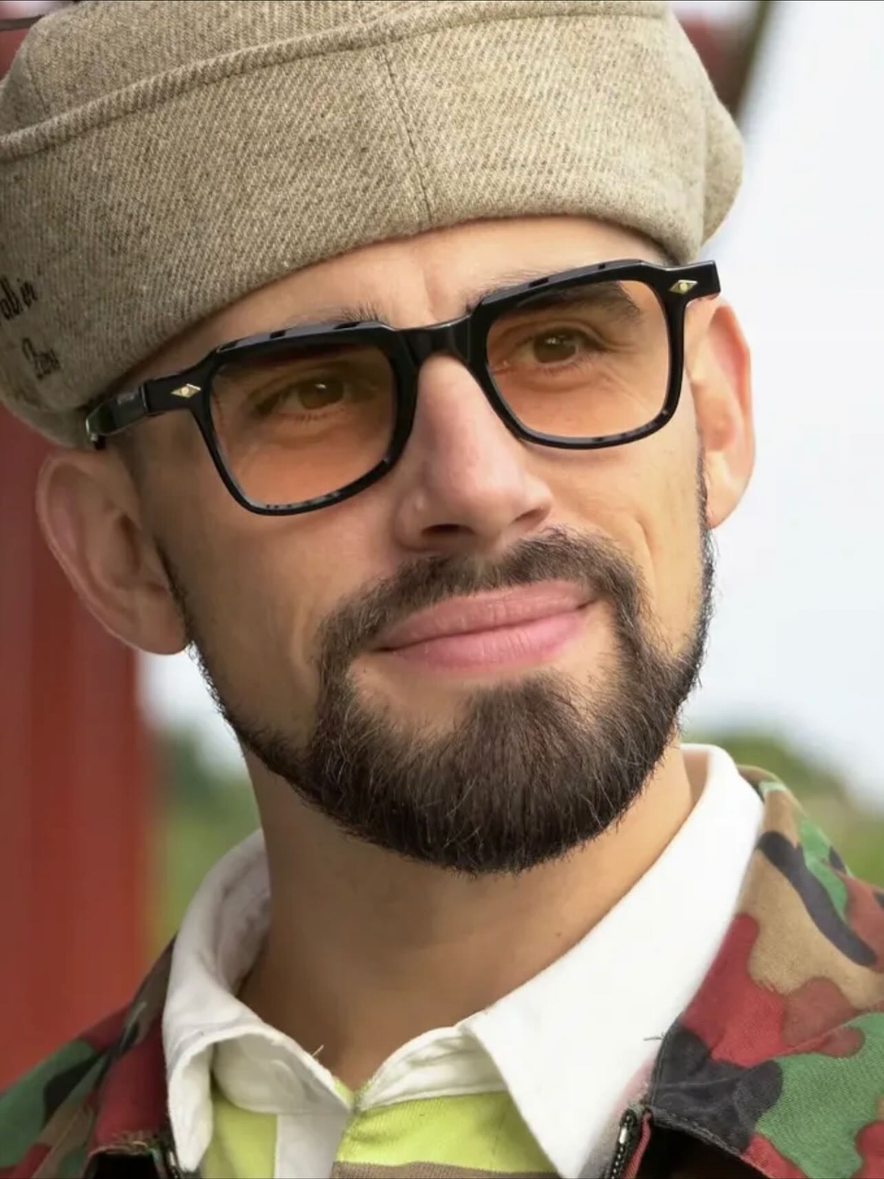 ARTHOD  EYEWEARフランスブランド
先月フランスのパリで開催されましたsilmo展にて
初めてコレクションを見た時に直感にてデザインのフォルムに惹かれ、全てのラインナップを見せていただき、デザイナーJULIEN氏からの説明を受けて仕入れることができました。

これからに期待されるブランドなると思いボズューで取り扱いをはじめました。

今回ご紹介のフレームはARCHIBALD

ウエリントンをベースにアレンジが加えられた
変形ウエリントンデザインがデザイナーのセンスが感じられます。
ブランドのインスタにはカラーレンズを入れた着用画像が掲載されていました！
とてもカッコイイ色気のあるデザインですのでオススメです。

ブランド説明

ARTHODはeyewear業界に長く携わっているデザイナーJULIEN氏により手がけられたコレクションは芸術、歴史、そして過去のライフスタイルに影響を受け、往年の象徴的でカリスマ性のあるラインと、洗練された現代的な技術を融合させることに成功しました。古き良きフランスへのノスタルジアと融合させながら、ARTHODはそのルーツ、歴史的・文化的遺産を改めて見つめ直し、感動と芸術性を兼ね備えたトリビュートを制作しました。レトロとシックが真に融合したコレクションに仕上げられています。

?shop information?
店名　ボズュー自由ヶ丘
最寄り駅 自由が丘
正面口出口から歩いて約５分です。
住所 152-0035
東京都目黒区自由が丘1-16-13ヒルズ自由が丘1F
?03-5731-6612
info@beauxyeux.jp 

? shop information?
SHOP beauxyeux Jiyugaoka
ZIPCODE 152-0035
1F Hills Jiyugaoka 1-16-13
Jiyugaoka Meguro-ku Tokyo JAPAN
?+81-35731-6612
info@beauxyeux.jp


@arthod_eyewear 
@beauxyeux_jiyugaoka
@beauxyeux_azabu