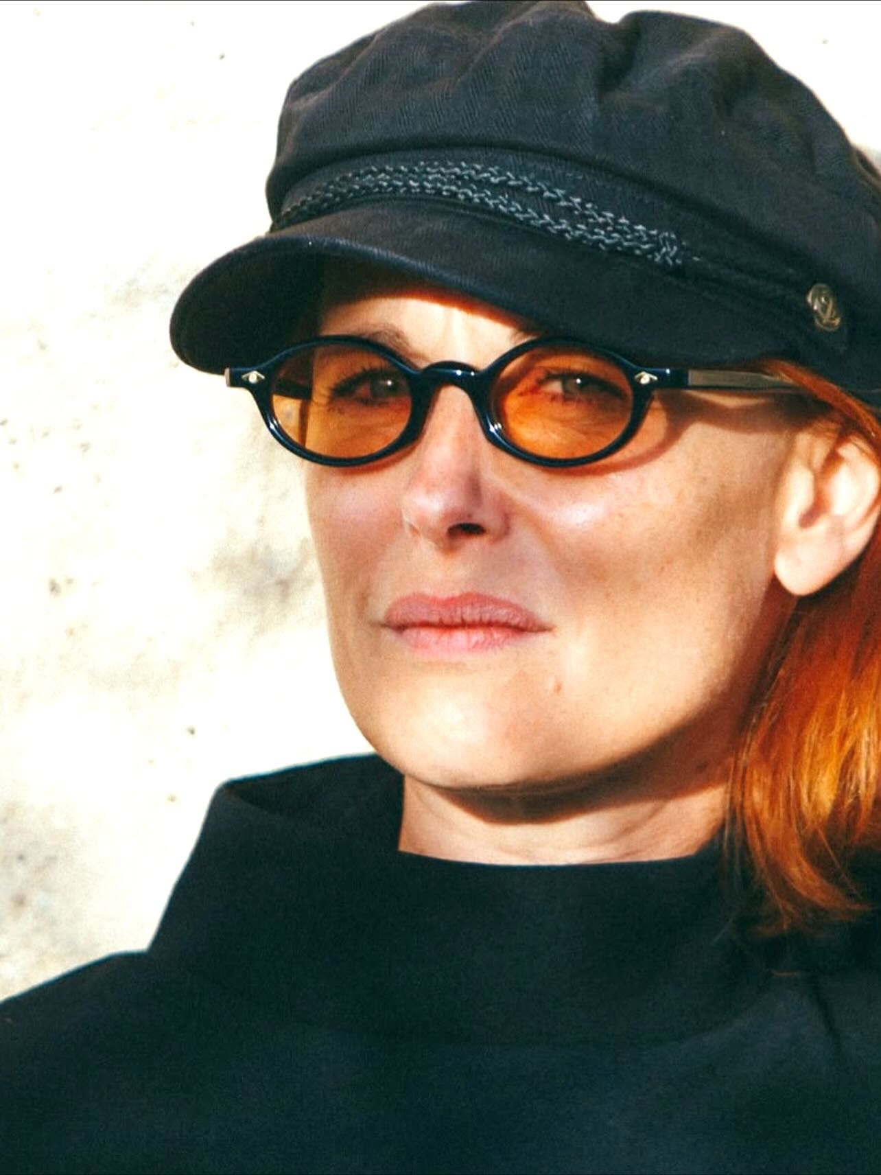 新ブランド取り扱い
 ARTHOD  EYEWEARフランスブランド
先月フランスのパリで開催されましたsilmo展にて
初めてコレクションを見た時に直感にてデザインのフォルムに惹かれ、全てのラインナップを見せていただき、デザイナーJULIEN氏からの説明を受けて仕入れることができました。

これからに期待されるブランドなると思いボズューで取り扱いをはじめました。

今回ご紹介のフレームはQUIRIN
サイズ44の小さいサイズのオーバル型になりますが
通常のオーバル型からカットが施されておりオリジナリ感のあるデザインに仕上げられていたす。

ブランドのインスタにはカラーレンズを入れた着用画像が掲載されていました！
眼鏡としてもオススメです。

ブランド説明

ARTHODはeyewear業界に長く携わっているデザイナーJULIEN氏により手がけられたコレクションは芸術、歴史、そして過去のライフスタイルに影響を受け、往年の象徴的でカリスマ性のあるラインと、洗練された現代的な技術を融合させることに成功しました。古き良きフランスへのノスタルジアと融合させながら、ARTHODはそのルーツ、歴史的・文化的遺産を改めて見つめ直し、感動と芸術性を兼ね備えたトリビュートを制作しました。レトロとシックが真に融合したコレクションに仕上げられています。

?shop information?
店名　ボズュー自由ヶ丘
最寄り駅 自由が丘
正面口出口から歩いて約５分です。
住所 152-0035
東京都目黒区自由が丘1-16-13ヒルズ自由が丘1F
?03-5731-6612
info@beauxyeux.jp 

? shop information?
SHOP beauxyeux Jiyugaoka
ZIPCODE 152-0035
1F Hills Jiyugaoka 1-16-13
Jiyugaoka Meguro-ku Tokyo JAPAN
?+81-35731-6612
info@beauxyeux.jp


@arthod_eyewear 
@beauxyeux_jiyugaoka
@beauxyeux_azabu