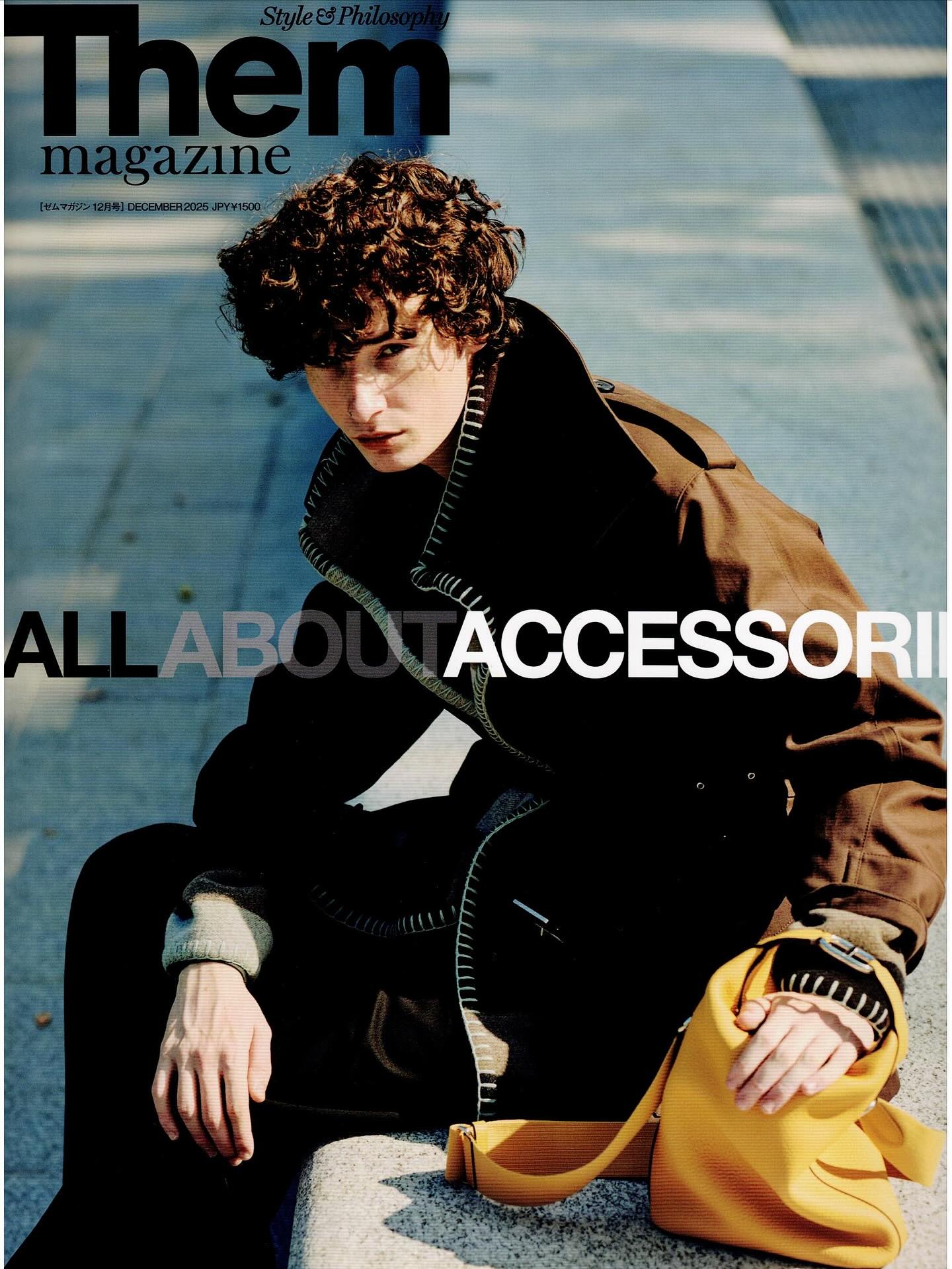 雑誌THEM MAGAZINE(ゼムマガジン)12月号に
JACQUESMARIEMAGE(ジャックマリーマージュ)
DEALAN(ディーラン) NOIR15
掲載いただきました。

ボブディランが着用されていたサングラスからオマージュされたジャックマリーマージュのアイコンモデル。
10mm生地のアセテートされたカッティングが施された
モデルになります。
フレームカラーも黒をベースにべっ甲カラーを貼り合わせたカラーも特徴的なデザインになります。

現在は店舗に在庫ございますのでチェックしてみてください！

?shop information?
店名　ボズュー自由ヶ丘
最寄り駅 自由が丘
正面口出口から歩いて約５分です。
住所 152-0035
東京都目黒区自由が丘1-16-13ヒルズ自由が丘1F
?03-5731-6612
info@beauxyeux.jp 

? shop information?
SHOP beauxyeux Jiyugaoka
ZIPCODE 152-0035
1F Hills Jiyugaoka 1-16-13
Jiyugaoka Meguro-ku Tokyo JAPAN
?+81-35731-6612
info@beauxyeux.jp


@jacquesmariemage
@beauxyeux_jiyugaoka
@beauxyeux_azabu