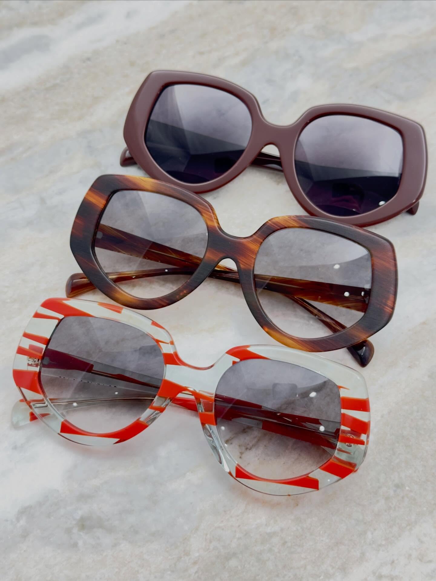 【Jacques Durand. トランクショー 残り3日】
自由が丘店に引き続き、
麻布店でもご好評をいただいておりますJacques Durand. トランクショー。
会期も残り3日。
モデル・カラーともに、
これだけのラインナップをご覧いただける機会は貴重です。
本日は、存在感のあるサングラスモデルを掲載。
ぜひ店頭でお試しください。
shop data
::: ボズュー麻布 :::
最寄り駅 麻布十番駅
5b出口から徒歩約1分
住所 106-0045
東京都港区麻布十番1-10-12須田ビル 1F
03-6230-9983
azabu@beauxyeux.jp
Following the success at our Jiyugaoka store,
the Jacques Durand. Trunk Show has also been very well received at our Azabu store.
With only three days remaining,
this is a rare opportunity to experience such an extensive lineup of models and colors.
Today, we are showcasing sunglasses with a strong, distinctive presence.
We warmly invite you to try them on in store.
Shop Information
::: Beauxyeux Azabu :::
Nearest Station: Azabu-Juban Station
Approximately 1-minute walk from Exit 5b
Address: 1F Suda Building, 1-10-12 Azabu-Juban, Minato-ku, Tokyo 106-0045
03-6230-9983
azabu@beauxyeux.jp
@beauxyeux_jiyugaoka