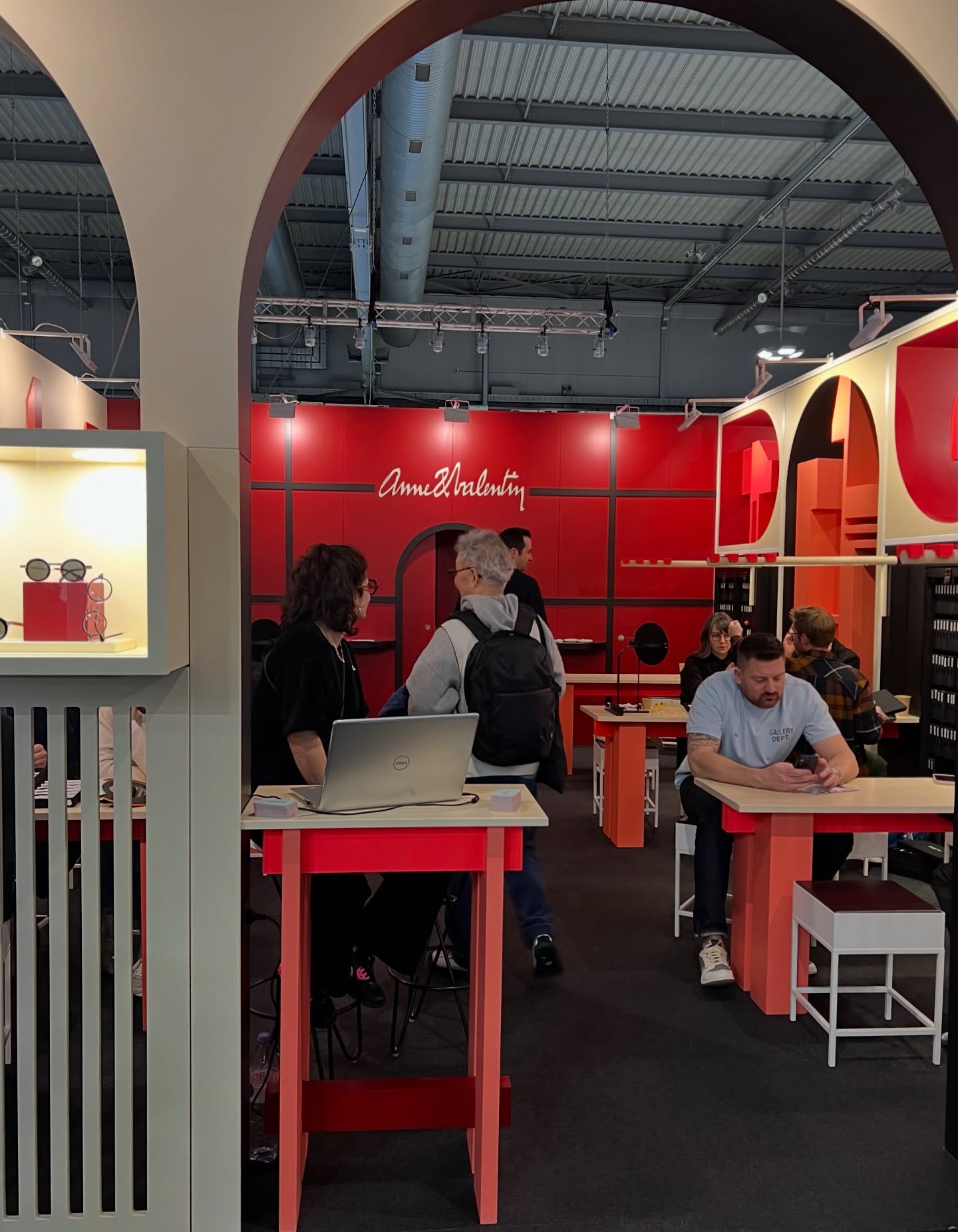 mido展ではアンバレンタインのブースへ伺いました！
新コンセプトや新色などとても良いラインナップが発表されていました。
アンバレンタイらしいカラーがとても良かったです。
新型を仕入れてきました。

皆様へご提案させていただきたいサングラスやフレームをセレクトをしてきました。商品が入荷いたしましたらまたインスタにてご紹介いたします！

︎shop information︎
店名　ボズュー自由ヶ丘
最寄り駅 自由が丘
正面口出口から歩いて約５分です。
住所 152-0035
東京都目黒区自由が丘1-16-13ヒルズ自由が丘1F
03-5731-6612
info@beauxyeux.jp

︎ shop information︎
SHOP beauxyeux Jiyugaoka
ZIPCODE 152-0035
1F Hills Jiyugaoka 1-16-13
Jiyugaoka Meguro-ku Tokyo JAPAN
+81-35731-6612
info@beauxyeux.jp



@mido_exhibition 
@anneetvalentin
@beauxyeux_jiyugaoka
@beauxyeux_azabu