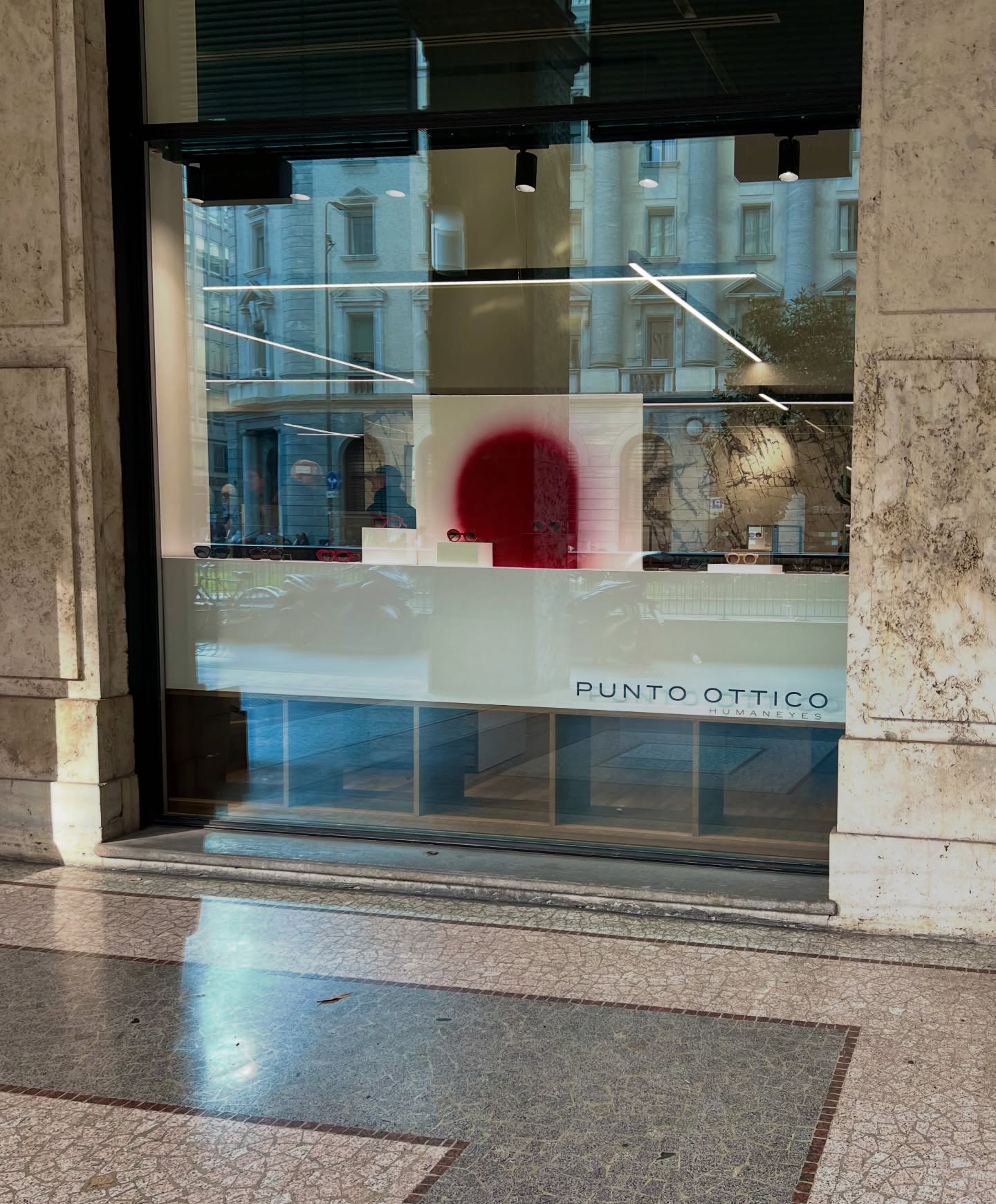 ミラノのDuomoの近くにある場所のpunto otticoにてジャックデュランの新作を見てきました!
今回のmidoにて発表の新作を見せていただき、ジャックデュランらしいデザインのフレーム、サングラスともにサイズ感も良かったです。
またバッファローホーンを使用したモデルも見せていただきヒンジにもバネ蝶番になっており掛けやすかったです。
バッファローホーンならではのカラーはとて魅力的でした。
新作などはまた入荷次第こちらのインスタにでご紹介いたします!
︎shop information︎
店名 ボズュー自由ヶ丘
最寄り駅 自由が丘
正面口出口から歩いて約5分です。
住所 152-0035
東京都目黒区自由が丘1-16-13ヒルズ自由が丘1F
︎03-5731-6612
info@beauxyeux.jp
︎shop information︎
店名 ボズュー自由ヶ丘
最寄り駅 自由が丘
正面口出口から歩いて約5分です。
住所 152-0035
東京都目黒区自由が丘1-16-13ヒルズ自由が丘1F
︎03-5731-6612
info@beauxyeux.jp
︎ shop information︎
SHOP beauxyeux Jiyugaoka
ZIPCODE 152-0035
1F Hills Jiyugaoka 1-16-13
Jiyugaoka Meguro-ku Tokyo JAPAN
︎+81-35731-6612
info@beauxyeux.jp
@jacquesdurand
@jacquesdurandjapan
@beauxyeux_jiyugaoka
@beauxyeux_azabu