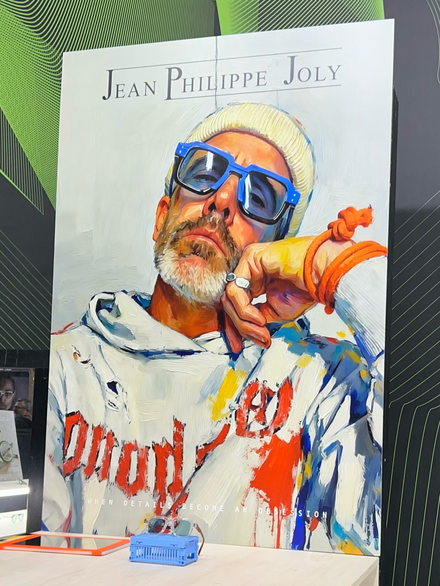 ミラノにて開催されましたmido展にてjeanphlippejolyジャンフィリップジョリーのブースにも寄らせていただきました。

ブースのジャンさんのイラストがかなりカッコ良かったです。
今回はデザイナーのジャンさんが不在の時間帯に伺いお会いできなくとても残念でしたが、DMにてメッセージをいただき次回の展示会ではまたお会いしてきます！

店頭でもジャンフィリップジョリーはとても好評をいただいており、これからもご紹介をさせていただきます！

今回はブースにてジャンさんのお父様にお会いしました！

︎shop information︎
店名　ボズュー自由ヶ丘
最寄り駅 自由が丘
正面口出口から歩いて約５分です。
住所 152-0035
東京都目黒区自由が丘1-16-13ヒルズ自由が丘1F
03-5731-6612
info@beauxyeux.jp 

︎ shop information︎
SHOP beauxyeux Jiyugaoka
ZIPCODE 152-0035
1F Hills Jiyugaoka 1-16-13
Jiyugaoka Meguro-ku Tokyo JAPAN
+81-35731-6612
info@beauxyeux.jp





@jeanphilippejolysunglasses 
@beauxyeux_jiyugaoka
@beauxyeux_azabu