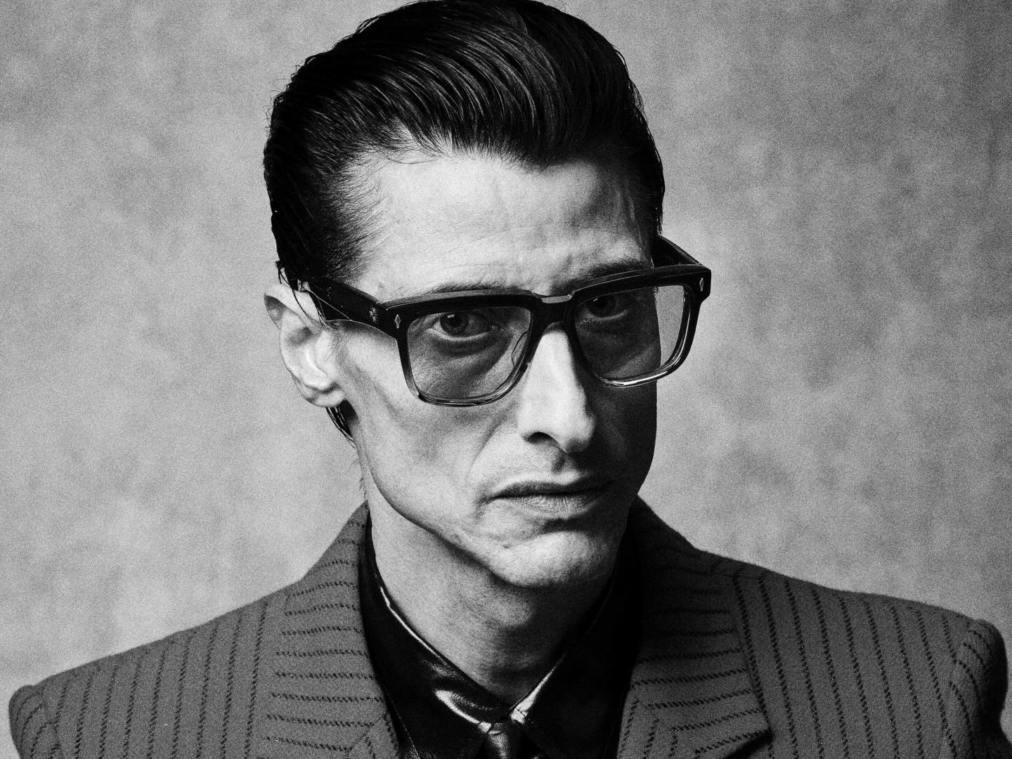 brand: JACQUES MARIE MAGE
model:HYANNIS
col: Black Fade

ジョン・F・ケネディが身に着けたクラシックなサラトガサングラスにインスパイアされた新モデル。

カラーも人気のBlack Fadeが入荷しました。

レンズはゆったりとしたサイズ感ですが、鼻幅はタイト目なので、お顔に乗せたときにしっかり馴染みます。

是非お試しください！

商品に関するお問い合わせはDM、お電話、メールでも受付しておりますのでお気軽に問い合わせください。

︎shop data︎
最寄り駅 自由が丘
正面口出口から歩いて約５分です。
住所 152-0035
東京都目黒区自由が丘1-16-13ヒルズ自由が丘1F
︎03-5731-6612
info＠beauxyeux.jp

A new model inspired by the classic Saratoga sunglasses worn by John F. Kennedy.

Now available in the popular Black Fade color.

The lenses are roomy, but the nose width is tight, so they fit snugly on your face.

Give them a try!

For product inquiries, please feel free to contact us via direct mail, phone, or email.

︎ shop information︎
SHOP beauxyeux Jiyugaoka
ZIPCODE 152-0035
1F Hills Jiyugaoka 1-16-13
Jiyugaoka Meguro-ku Tokyo JAPAN
︎+81-35731-6612
info@beauxyeux.jp


#自由が丘 
ボズュー自由が丘
tokyo 
opticalstore 
opticien 
@beauxyeux_azabu
@jacquesmariemage