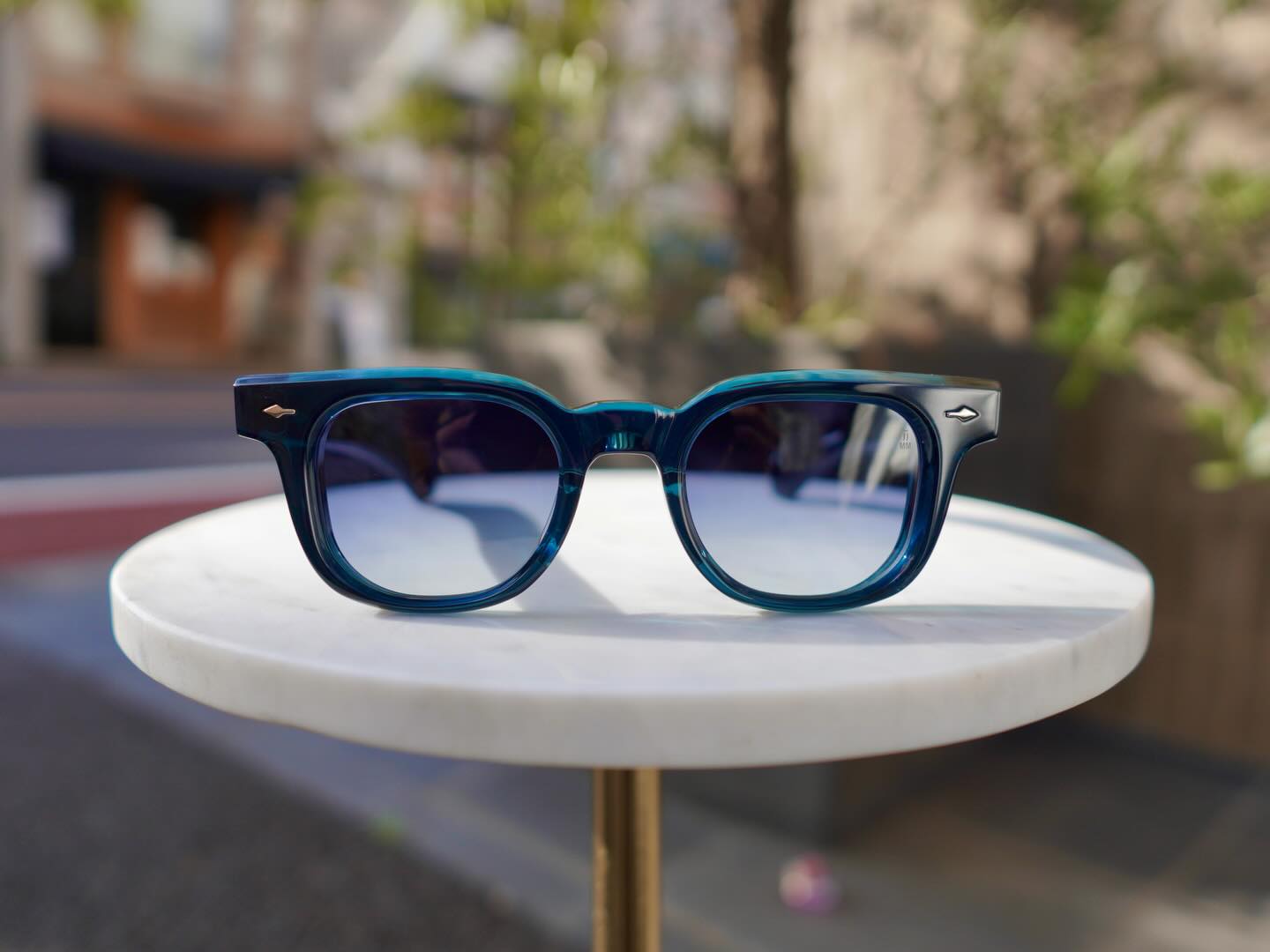 brand: JACQUES MARIE MAGE
model:JAX
col: INDIGO,ETNA

以前展開のあったJAXがマイナーチェンジして再リリースです！

人気のINDIGOカラー、入荷してます！

調光レンズとの相性も良さそうです！

是非お試しください！

商品に関するお問い合わせはDM、お電話、メールでも受付しておりますのでお気軽に問い合わせください。

︎shop data︎
最寄り駅 自由が丘
正面口出口から歩いて約５分です。
住所 152-0035
東京都目黒区自由が丘1-16-13ヒルズ自由が丘1F
︎03-5731-6612
info＠beauxyeux.jp

The previously available JAX has been re-released with minor changes! 

The popular INDIGO color is now in stock! 

It seems to go well with photochromic lenses! 

Give it a try! 

For product inquiries, please feel free to contact us via DM, phone, or email.

︎ shop information︎
SHOP beauxyeux Jiyugaoka
ZIPCODE 152-0035
1F Hills Jiyugaoka 1-16-13
Jiyugaoka Meguro-ku Tokyo JAPAN
︎+81-35731-6612
info@beauxyeux.jp


#自由が丘 
ボズュー自由が丘
tokyo 
opticalstore 
opticien 
@beauxyeux_azabu
@jacquesmariemage