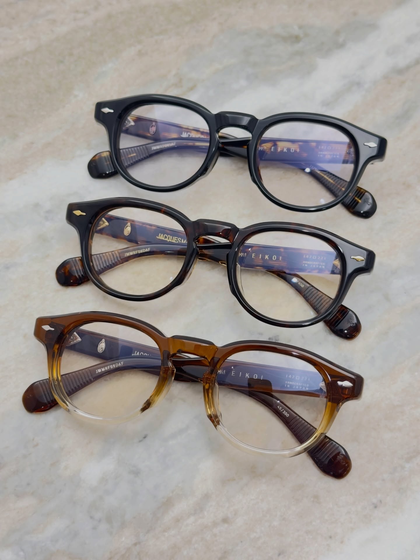 【Jacques Marie Mage “EIKO” – アジア限定モデル】

brand : Jacques Marie Mage
model : EIKO
color : Noir, Agar, Hickory Fade

Jacques Marie Mageより、新作モデル「EIKO」が入荷しました。

ボストンウェリントンの中でも、ややボストン寄りの柔らかなシェイプ。
アジア限定モデルならではの、高めに設計されたノーズも魅力です。

ご紹介後すぐに旅立つことが予想される一本。
気になる方はぜひ店頭にてお試しください。

shop data 
::: ボズュー麻布 :::
最寄り駅 麻布十番駅
5b出口から徒歩約1分
住所 106-0045
東京都港区麻布十番1-10-12須田ビル 1F
03-6230-9983
azabu@beauxyeux.jp 

A new model “EIKO” from Jacques Marie Mage has just arrived.

A Boston-Wellington frame with a slightly rounder, Boston-leaning silhouette that gives a softer impression. As an Asia-exclusive model, it also features a higher nose bridge designed for a better fit.

We expect this piece to find a new home quickly after its introduction. If you're interested, please stop by and try it on in store.

Shop Information 
::: Beauxyeux Azabu :::
Nearest Station: Azabu-Juban Station
Approximately 1-minute walk from Exit 5b
Address: 1F Suda Building, 1-10-12 Azabu-Juban, Minato-ku, Tokyo 106-0045
03-6230-9983
azabu@beauxyeux.jp

Marie Mage
@beauxyeux_jiyugaoka