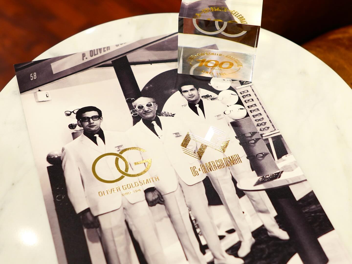 OLIVER GOLDSMITHより100周年記念のポップアップイベントのフライヤーが届きましたので、皆様にもお伝えさせて頂きます！

OLIVER GOLDSMITH POP UP SHOP
場所:ZEROBASE表参道  東京都港区北青山3-5-22
日付:4月1日(水)〜4月12日(日) ※4/6〜4/10はBUYER ONLY。

イベント概要
イギリスの老舗アイウェアブランド、OLIVER GOLDSMITH。
1926年に創業したOLIVER GOLDSMITHは、皆様にご愛顧いただき、おかげさまで2026年に創業100周年を迎えます。
これを記念して、ブランド100年の歴史と世界観を表現した、ブランドとして初となるポップアップイベントを開催いたします。

コンセプトは「見立て」。

あなたにこそ似合う一本を、OLIVER GOLDSMITHのラインナップの中からお選びいたします。
ブランドのアイウェアをまとったあなたを、プロカメラマンがブランドの黄金期-1960年代-の雰囲気を再現したフォトスポットで撮影いたします。
フォントイベントにご参加のお客様には撮影写真と限定ノベルティをプレゼント。
また、OLIVER GOLDSMITHのアイウェアをご着用でご来場のお客様にも、限定ノベルティをプレゼントいたします。
ぜひお気に入りのモデルをかけてお越しください。

フライヤーは店頭にて配布しておりますので、お気軽にお声掛けくださいませ。

shop data
最寄り駅 自由が丘
正面口出口から歩いて約５分です。
住所 152-0035
東京都目黒区自由が丘1-16-13ヒルズ自由が丘1F
03-5731-6612
info＠beauxyeux.jp


@olivergoldsmithsunglasses 
@beauxyeux_azabu