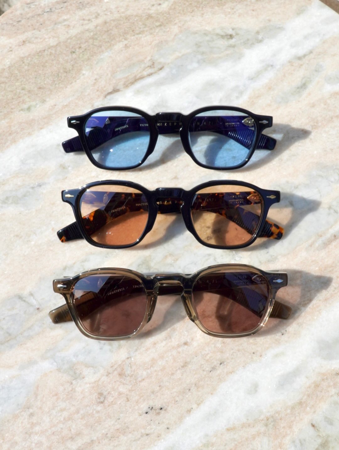 【ZEPHRIN 47 新色入荷】

brand : Jacques Marie Mage
model : ZEPHRIN 47
color : Lescot, Tavern, Obscure

Jacques Marie Mageの人気モデル、ZEPHRIN 47サイズの新色が入荷いたしました。

ベージュ系フェードカラーのLescot、ブラックxダークトータス系のTavern、ブラックxネイビーのObscure。
今回入荷した3カラーすべて芯金が見えるタイプになっております。

掲載モデル以外にも、店頭には複数ラインナップをご用意しております。

ぜひ店頭にてお試しください。

shop data 
::: ボズュー麻布 :::
最寄り駅 麻布十番駅
5b出口から徒歩約1分
住所 106-0045
東京都港区麻布十番1-10-12須田ビル 1F
03-6230-9983
azabu@beauxyeux.jp 

Jacques Marie Mage’s popular model, ZEPHRIN 47, is now available in new colors.

The lineup includes Lescot in a beige fade tone, Tavern in a black × dark tortoise combination, and Obscure in black × navy.
All three newly arrived colors feature visible core wires.

In addition to the featured models, we also carry a wide selection of other options in-store.

We invite you to visit and try them on.

Shop Information 
::: Beauxyeux Azabu :::
Nearest Station: Azabu-Juban Station
Approximately 1-minute walk from Exit 5b
Address: 1F Suda Building, 1-10-12 Azabu-Juban, Minato-ku, Tokyo 106-0045
03-6230-9983
azabu@beauxyeux.jp

@beauxyeux_jiyugaoka