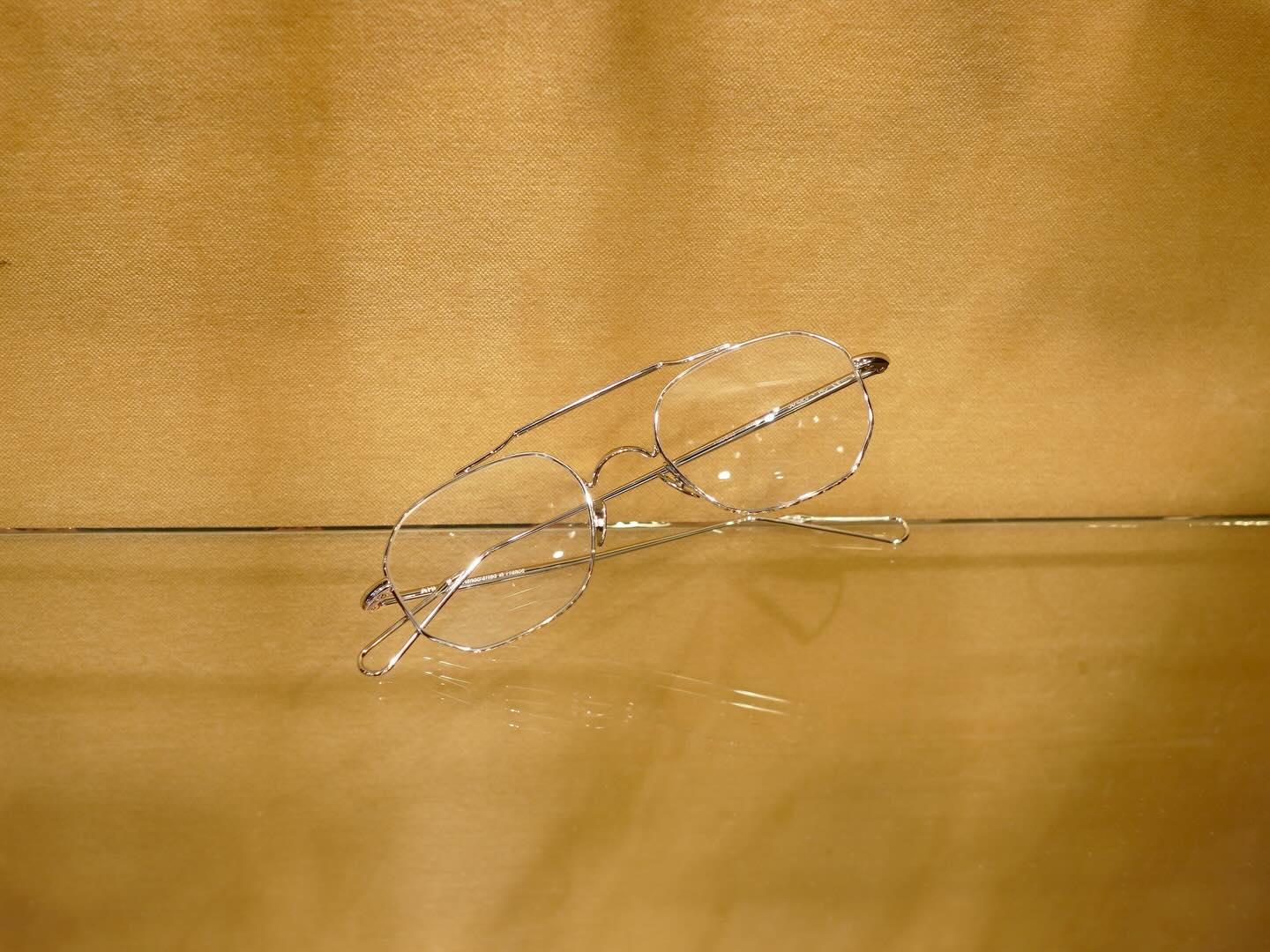 brand:AHLEM
mod:Rubens
col:White Gold

AHLEMより新作の多角形のツーブリッジメタルフレームが入荷しました！

型、サイズ感バッチリなモデルです。

リムに施されたディテールはマルテレと呼ばれるハンドハンマー技法で、鎚目を一本一本手作業で叩いて模様を入れている手の込んだ仕上げ。

サングラス使いでも、薄めのカラーレンズもオススメです！

商品に関するお問い合わせはDM、お電話、メールでも受付しておりますのでお気軽に問い合わせください。

shop data
最寄り駅 自由が丘
正面口出口から歩いて約５分です。
住所 152-0035
東京都目黒区自由が丘1-16-13ヒルズ自由が丘1F
03-5731-6612
info＠beauxyeux.jp

New polygonal double-bridge metal frames have arrived from AHLEM!

The shape and size are perfect.

The details on the rims are intricately finished using a hand-hammering technique called "martere," where each hammer mark is individually struck by hand to create the pattern.

They're also great for sunglasses, and we recommend them with lightly tinted lenses!

For product inquiries, please feel free to contact us via DM, phone, or email.

shop information
SHOP beauxyeux Jiyugaoka
ZIPCODE 152-0035
1F Hills Jiyugaoka 1-16-13
Jiyugaoka Meguro-ku Tokyo JAPAN
+81-35731-6612
info@beauxyeux.jp


#自由が丘 
眼鏡店
ボズュー自由が丘
tokyo 
@beauxyeux_azabu
@beauxyeux_jiyugaoka 
@ahlem
@globespecs_1998