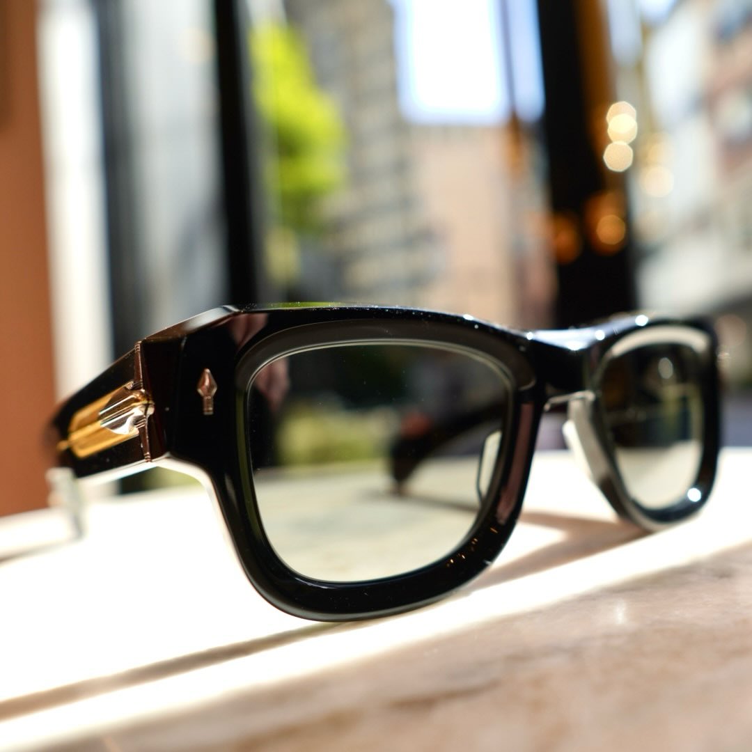 【なんとLAST FRONTIER7が入荷されました！】

brand : JACQUES MARIE MAGE
model : CONRAD 152/200
color : Noir

皆様大変お待たせいたしました！
今回、JACQUES MARIE MAGEの大人気シリーズ【LAST FRONTIER7】が入荷されました！
飾り金具の存在感が、唯一無二を表現しております。
是非この機会に、ボズュー麻布店へご来店ください！

商品に関するお問い合わせはDM、お電話、メールでも受付しておりますのでお気軽に問い合わせください。

shop data 
::: ボズュー麻布 :::
最寄り駅 麻布十番駅
5b出口から徒歩約1分
住所 106-0045
東京都港区麻布十番1-10-12須田ビル 1F
03-6230-9983
azabu@beauxyeux.jp 

Thank you all for your patience!

We are excited to announce that the highly popular JACQUES MARIE MAGE series, 【LAST FRONTIER 7】, has just arrived!

The bold decorative metal details create a truly one-of-a-kind presence unlike any other.

We invite you to visit our Azabu store and experience it for yourself.

For product inquiries, please feel free to contact us via DM, phone, or email.

Shop Information 
::: Beauxyeux Azabu :::
Nearest Station: Azabu-Juban Station
Approximately 1-minute walk from Exit 5b
Address: 1F Suda Building, 1-10-12 Azabu-Juban, Minato-ku, Tokyo 106-0045
03-6230-9983
azabu@beauxyeux.jp

MARIE MAGE

@beauxyeux_jiyugaoka