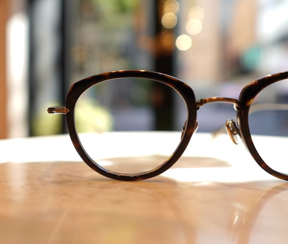 【Epue.MのMont Blanc Nikkyが入荷いたしました!】
brand : Eque.M
model : Mont Blanc Nikky
color : DT
当店ではEque.Mもお取り扱いしております!
その中でも特に"Mont Blanc Nikky"が目を引く逸品です。
形状から特徴的で尚且つカラーバランスも優れている為、お立ち寄りいただいた際は是非お掛けください!
ご来店お待ちしております。
商品に関するお問い合わせはDM、お電話、メールでも受付しておりますのでお気軽に問い合わせください。
shop data
::: ボズュー麻布 :::
最寄り駅 麻布十番駅
5b出口から徒歩約1分
住所 106-0045
東京都港区麻布十番1-10-12須田ビル 1F
03-6230-9983
azabu@beauxyeux.jp
We also carry Eque.M at our store!
Among the collection, the “Mont Blanc Nikky” is an especially eye-catching piece.
Its distinctive shape and well-balanced color combination make it truly stand out, so please be sure to try it on when you visit us!
We look forward to welcoming you to our store.
If you have any inquiries regarding our products, feel free to contact us via DM, phone, or email.
Shop Information
::: Beauxyeux Azabu :::
Nearest Station: Azabu-Juban Station
Approximately 1-minute walk from Exit 5b
Address: 1F Suda Building, 1-10-12 Azabu-Juban, Minato-ku, Tokyo 106-0045
03-6230-9983
azabu@beauxyeux.jp
@beauxyeux_jiyugaoka