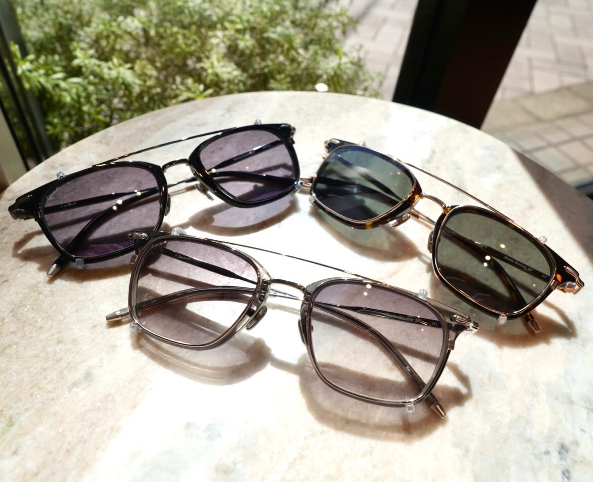 【Eque.M Scene Hunter 26'が入荷いたしました！】

brand : Eque.M
model : Scene Hunter 26'
color : ABCGM/CG/DT

Eque.Mのコンセプトである「造れないものを創る」はデザイナーとしてあくなき研究心と新しさを示してきたことで"大胆不敵なデザイン"が生み出されていきます。

こちらの商品はクリップオンとセットになっております！
眼鏡としてもサングラスとしてもご利用いただけますので、この機会に是非ご来店くださいませ。

商品に関するお問い合わせはDM、お電話、メールでも受付しておりますのでお気軽に問い合わせください。

shop data 
::: ボズュー麻布 :::
最寄り駅 麻布十番駅
5b出口から徒歩約1分
住所 106-0045
東京都港区麻布十番1-10-12須田ビル 1F
03-6230-9983
azabu@beauxyeux.jp 

Eque.M's concept of "creating something that cannot be made" will create a "bold and fearless design" by showing an unwavering research and novelty with designers.

This product is a set with a clip-on!

It can be used as both glasses and sunglasses, so please take this opportunity to visit our store.

We also accept product inquiries via DM, phone, and email, so please feel free to contact us.

Shop Information 
::: Beauxyeux Azabu :::
Nearest Station: Azabu-Juban Station
Approximately 1-minute walk from Exit 5b
Address: 1F Suda Building, 1-10-12 Azabu-Juban, Minato-ku, Tokyo 106-0045
03-6230-9983
azabu@beauxyeux.jp


@beauxyeux_jiyugaoka