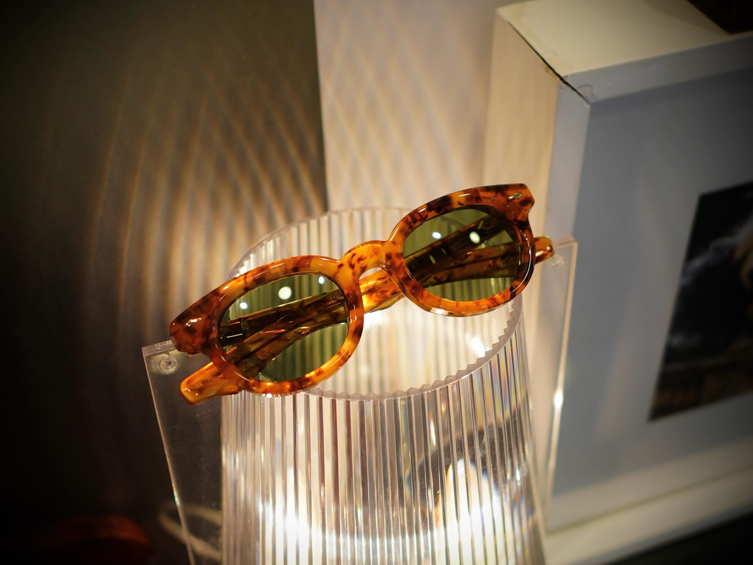 brand: JACQUES MARIE MAGE
model:AKIRA
col: Vintage Tort
長らく生産されていなかった【AKIRA】が入荷いたしました。
鼻あても一体型パッドで高めに設定されているアジアンフィットモデル。
探されていた方はお早めに。
商品に関するお問い合わせはDM、お電話、メールでも受付しておりますのでお気軽に問い合わせください。
︎shop data︎
最寄り駅 自由が丘
正面口出口から歩いて約5分です。
住所 152-0035
東京都目黒区自由が丘1-16-13ヒルズ自由が丘1F
︎03-5731-6612
info@beauxyeux.jp
︎ shop information︎
SHOP beauxyeux Jiyugaoka
ZIPCODE 152-0035
1F Hills Jiyugaoka 1-16-13
Jiyugaoka Meguro-ku Tokyo JAPAN
︎+81-35731-6612
info@beauxyeux.jp
#自由が丘
@beauxyeux_azabu
@jacquesmariemage
