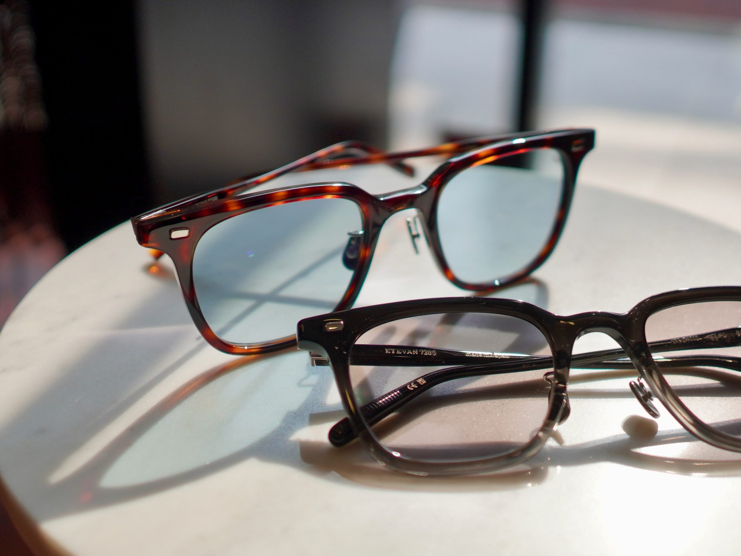 brand: EYEVAN7285
model:319(51)
col:121,348
EYEVAN7285の中でも特に人気の高い【319】よりサイズの大きい51sizeが入荷しました!
ドラマ『MIU404』にて伊吹藍を演じている綾野剛さんが着用されているモデルです。
サイズ違いを望まれていた方も多いのではないでしょうか。
こちらも完売まで早いと思いますので、気になる方はお早めに。
︎shop data︎
最寄り駅 自由が丘
正面口出口から歩いて約5分です。
住所 152-0035
東京都目黒区自由が丘1-16-13ヒルズ自由が丘1F
︎03-5731-6612
info@beauxyeux.jp
︎ shop information︎
SHOP beauxyeux Jiyugaoka
ZIPCODE 152-0035
1F Hills Jiyugaoka 1-16-13
Jiyugaoka Meguro-ku Tokyo JAPAN
︎+81-35731-6612
info@beauxyeux.jp
@beauxyeux_azabu
@eyevan_official