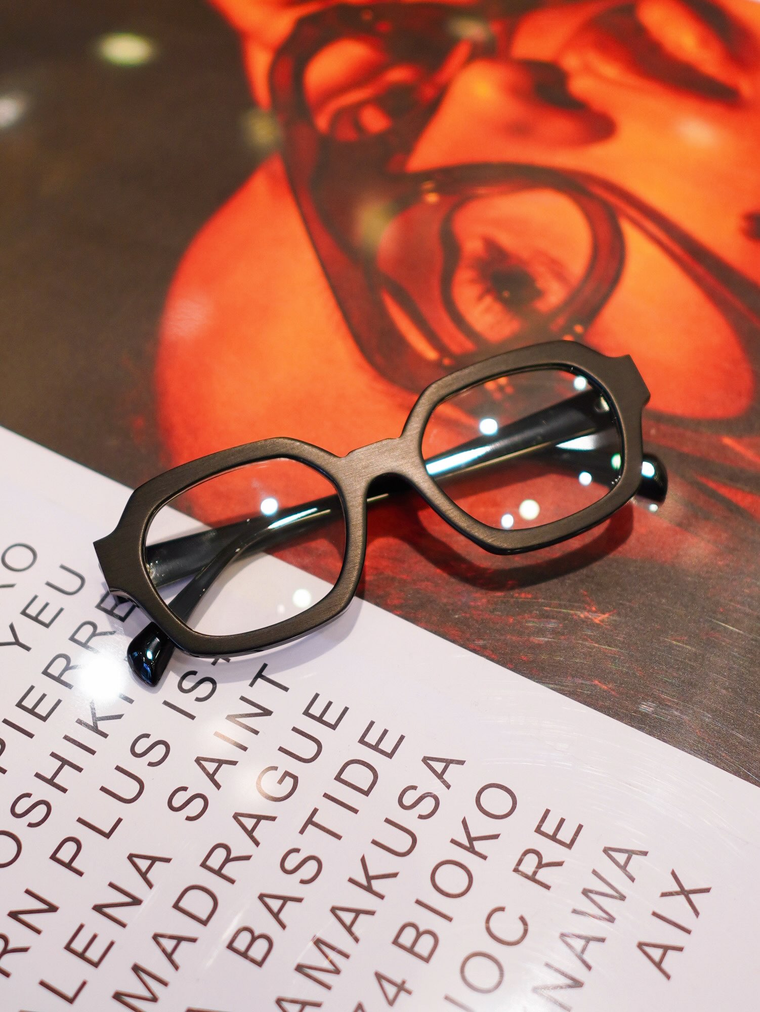 brand:Jacques Durand.
mod:ENOSHIMA
col:002
ゆったりとしたサイズ感の多角形シェイプ。
角に丸みをもたせているので、柔らかい印象。
カラーレンズもオススメです!
商品に関するお問い合わせはDM、お電話、メールでも受付しておりますのでお気軽に問い合わせください。
shop data
最寄り駅 自由が丘
正面口出口から歩いて約5分です。
住所 152-0035
東京都目黒区自由が丘1-16-13ヒルズ自由が丘1F
03-5731-6612
info@beauxyeux.jp
shop information
SHOP beauxyeux Jiyugaoka
ZIPCODE 152-0035
1F Hills Jiyugaoka 1-16-13
Jiyugaoka Meguro-ku Tokyo JAPAN
+81-35731-6612
info@beauxyeux.jp
#ボズュー自由が丘
@beauxyeux_azabu
@jacquesdurand
@jacquesdurandjapan