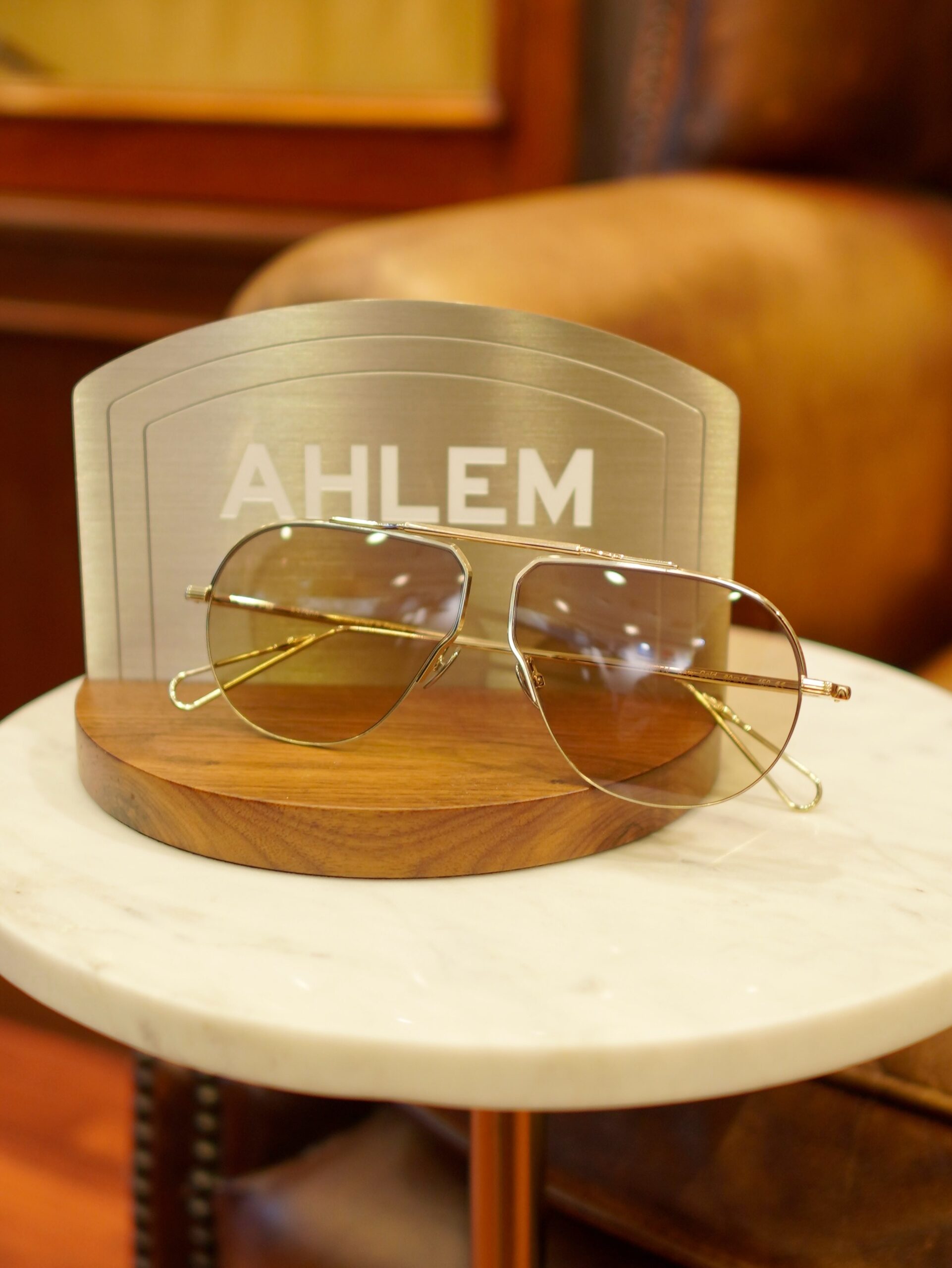 brand:AHLEM
mod:Laplace
col:Grey Gold
各色300本限定のティアドロップ。
随所にAHLEMらしい造形美がふんだんに詰め込まれております。
サングラス使いでも、薄めのカラーレンズもオススメです!
商品に関するお問い合わせはDM、お電話、メールでも受付しておりますのでお気軽に問い合わせください。
shop data
最寄り駅 自由が丘
正面口出口から歩いて約5分です。
住所 152-0035
東京都目黒区自由が丘1-16-13ヒルズ自由が丘1F
03-5731-6612
info@beauxyeux.jp
shop information
SHOP beauxyeux Jiyugaoka
ZIPCODE 152-0035
1F Hills Jiyugaoka 1-16-13
Jiyugaoka Meguro-ku Tokyo JAPAN
+81-35731-6612
info@beauxyeux.jp
#自由が丘
@beauxyeux_azabu
@ahlem
@globespecs_1998
