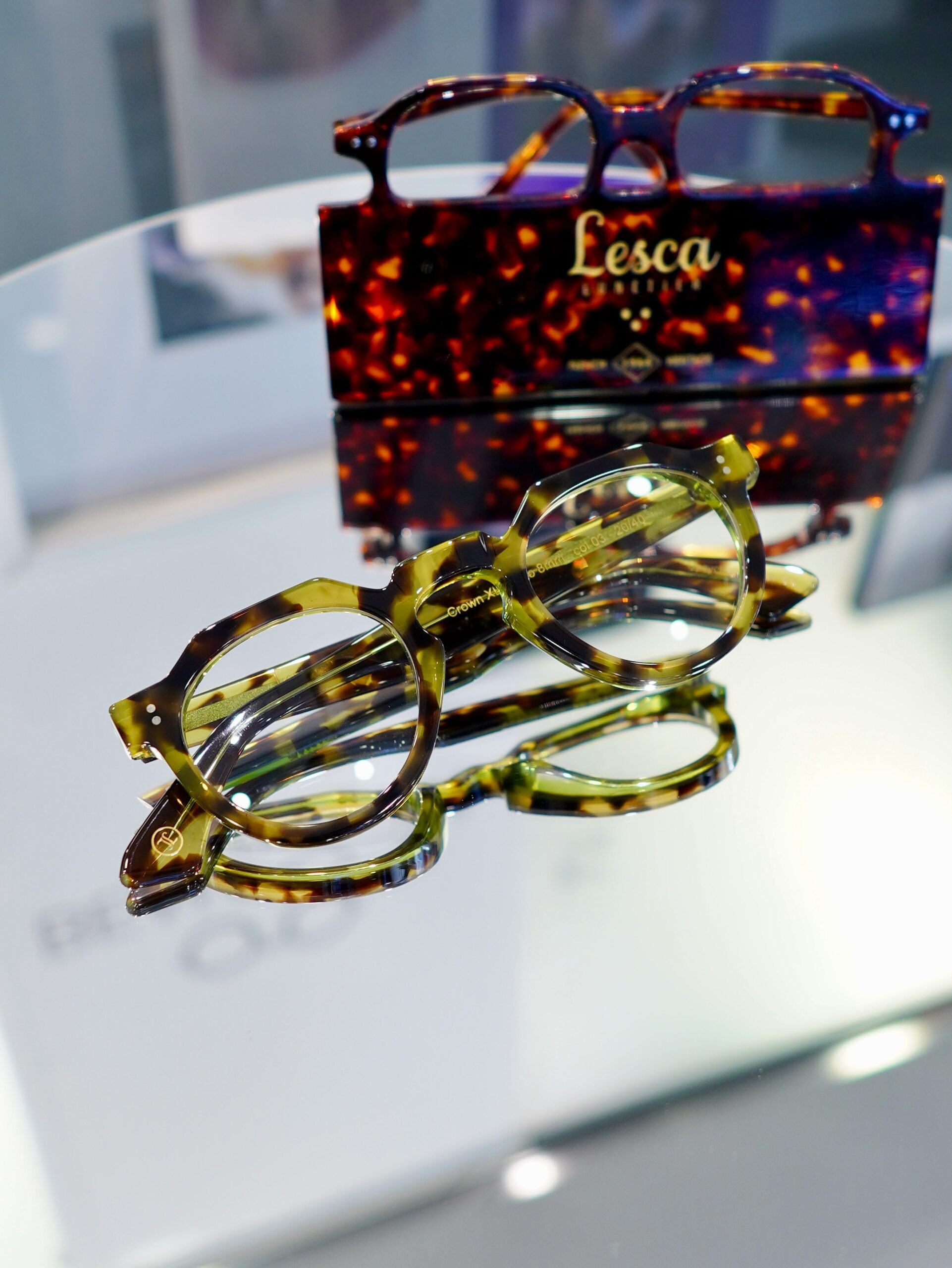 brand: Lesca LUNETIER
mod:Crown XL Panto 8mm
col:03
Lesca LUNETIERより人気シリーズ『Upcycling Acetate(アップサイクリングアセテート)』よりCROWNPANTOのXLサイズの新色が入荷しました!
イエローベースのべっ甲柄に貼り合わせのグリーンのアセテート生地が綺麗な新色です。
このカラー以外にも多数入荷しております!
こちらは全世界で40本のみ生産の限定カラー。
一本のみ入荷しております。
是非お試しください。
商品に関するお問い合わせはDM、お電話、メールでも受付しておりますのでお気軽に問い合わせください。
shop data
最寄り駅 自由が丘
正面口出口から歩いて約5分です。
住所 152-0035
東京都目黒区自由が丘1-16-13ヒルズ自由が丘1F
03-5731-6612
info@beauxyeux.jp
shop information
SHOP beauxyeux Jiyugaoka
ZIPCODE 152-0035
1F Hills Jiyugaoka 1-16-13
Jiyugaoka Meguro-ku Tokyo JAPAN
+81-35731-6612
info@beauxyeux.jp
@beauxyeux_azabu
@lescalunetier
@globespecs_1998