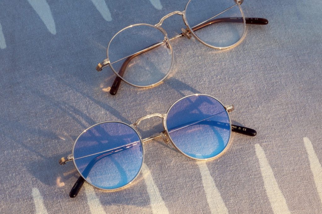 OLIVER PEOPLES